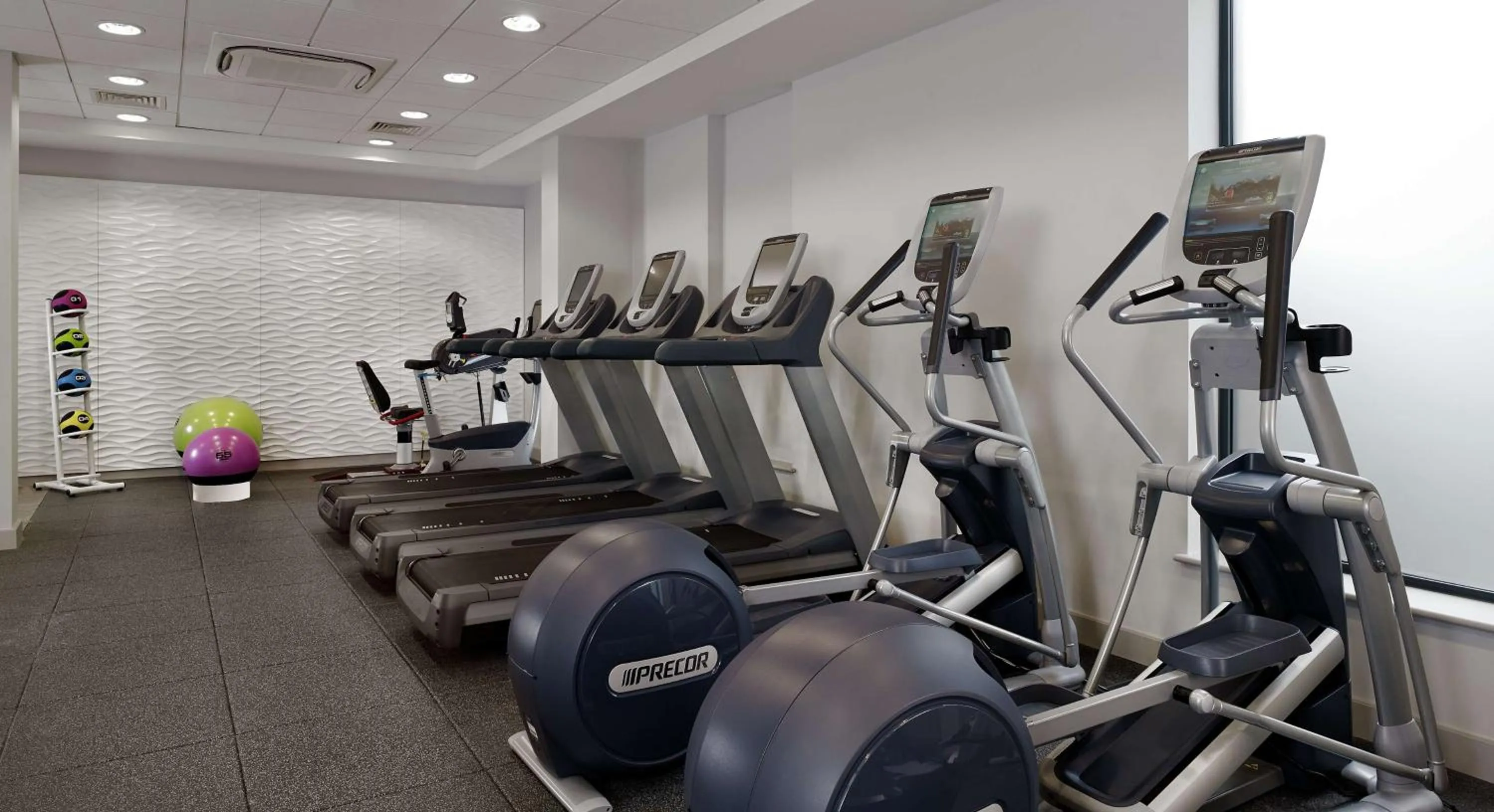 Fitness centre/facilities in DoubleTree by Hilton London Angel Kings Cross