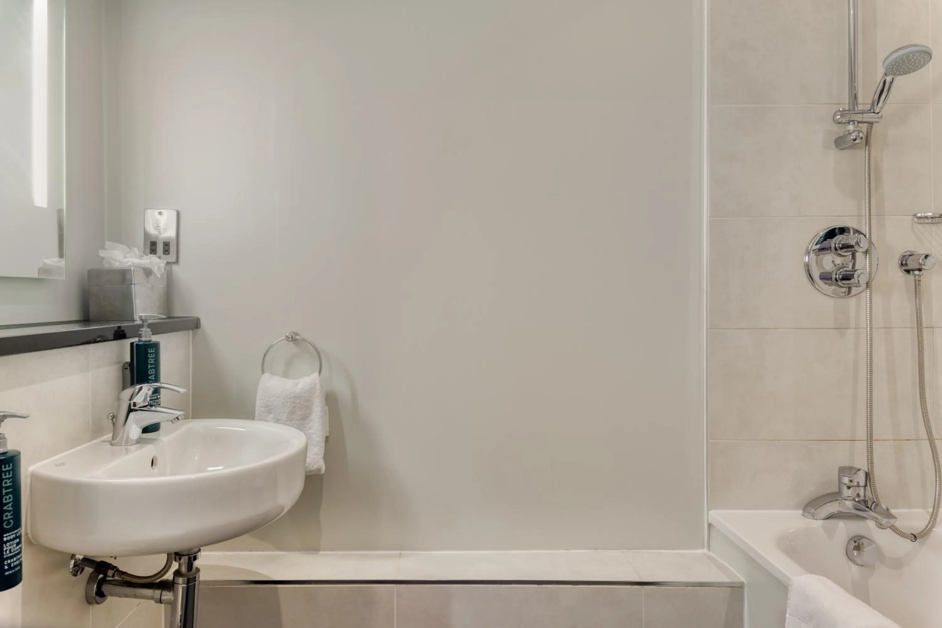 Shower in DoubleTree by Hilton London Angel Kings Cross