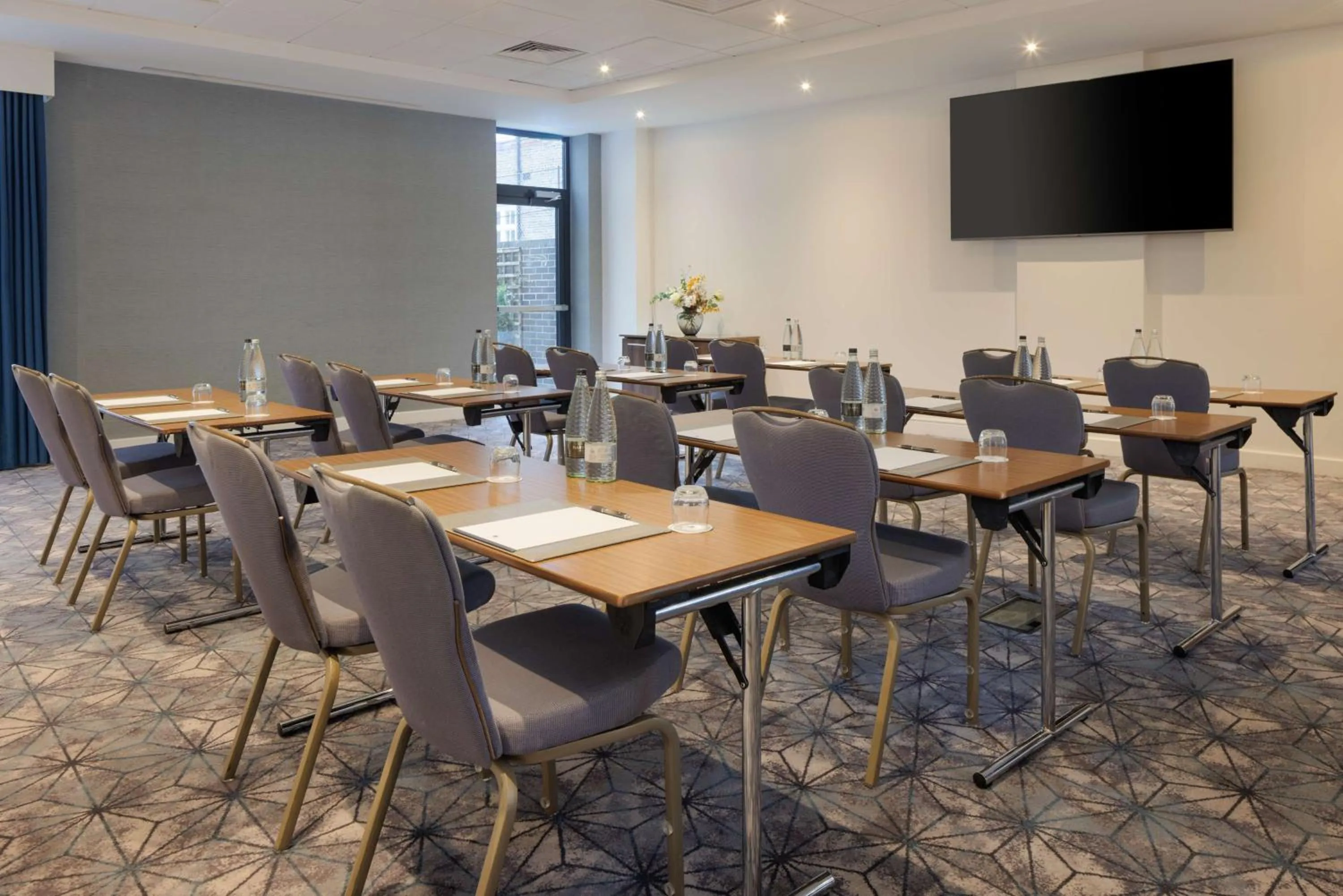 Meeting/conference room in DoubleTree by Hilton London Angel Kings Cross