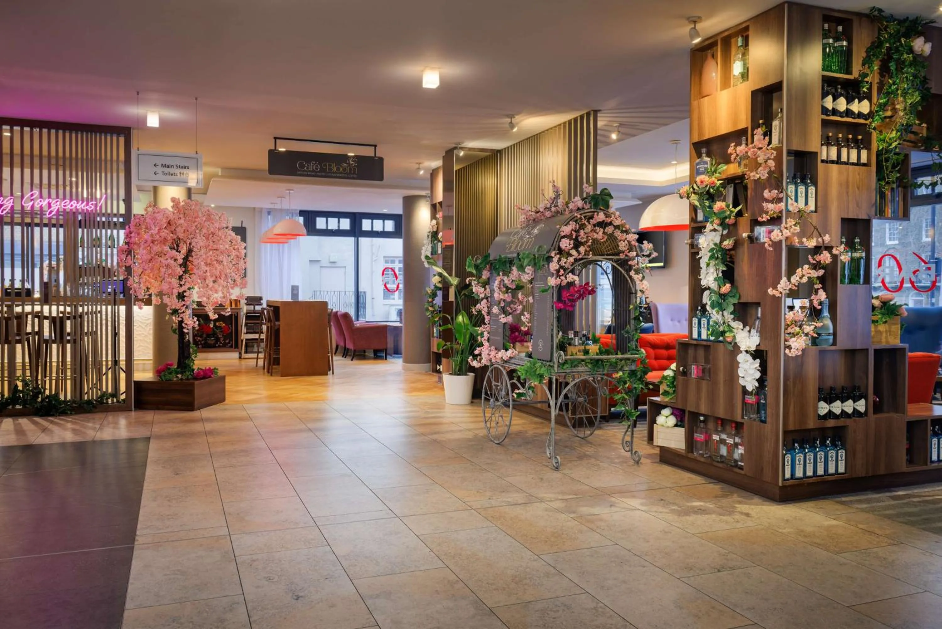 Restaurant/places to eat in DoubleTree by Hilton London Angel Kings Cross