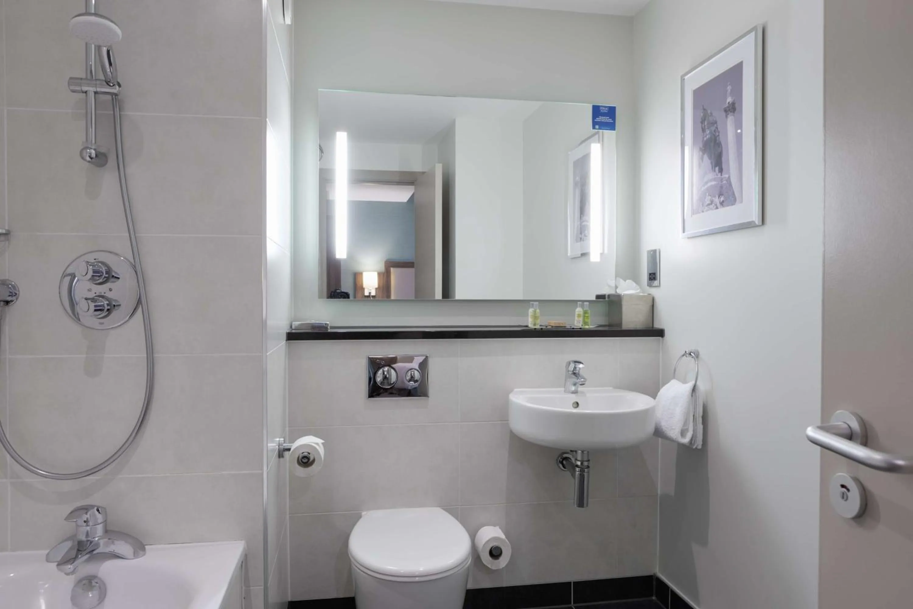 Bathroom in DoubleTree by Hilton London Angel Kings Cross