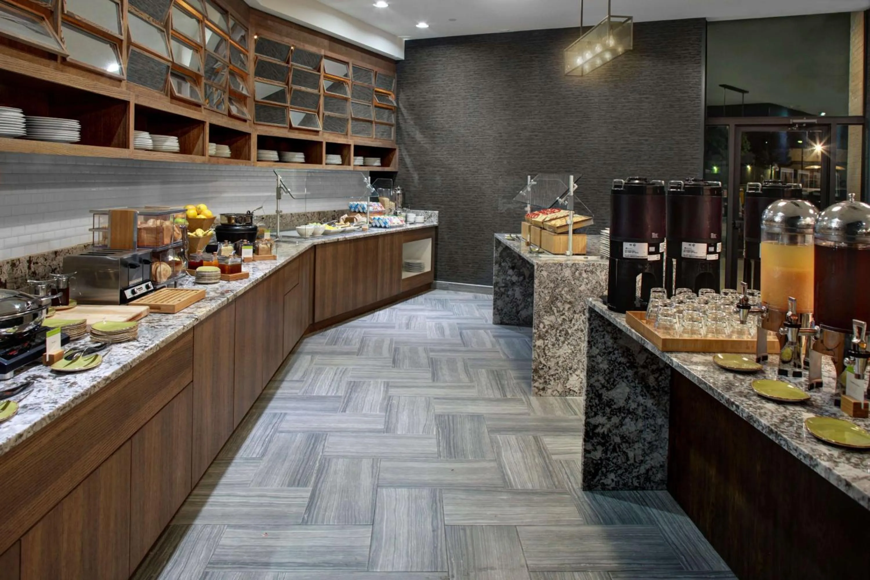 Restaurant/places to eat in Doubletree by Hilton Arlington DFW South