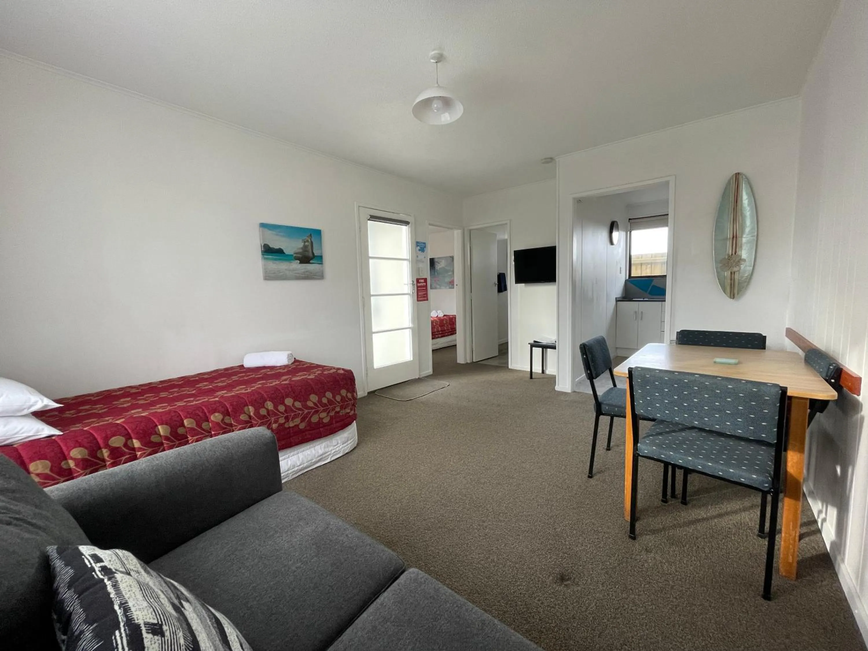 Photo of the whole room in Alpine View Motel