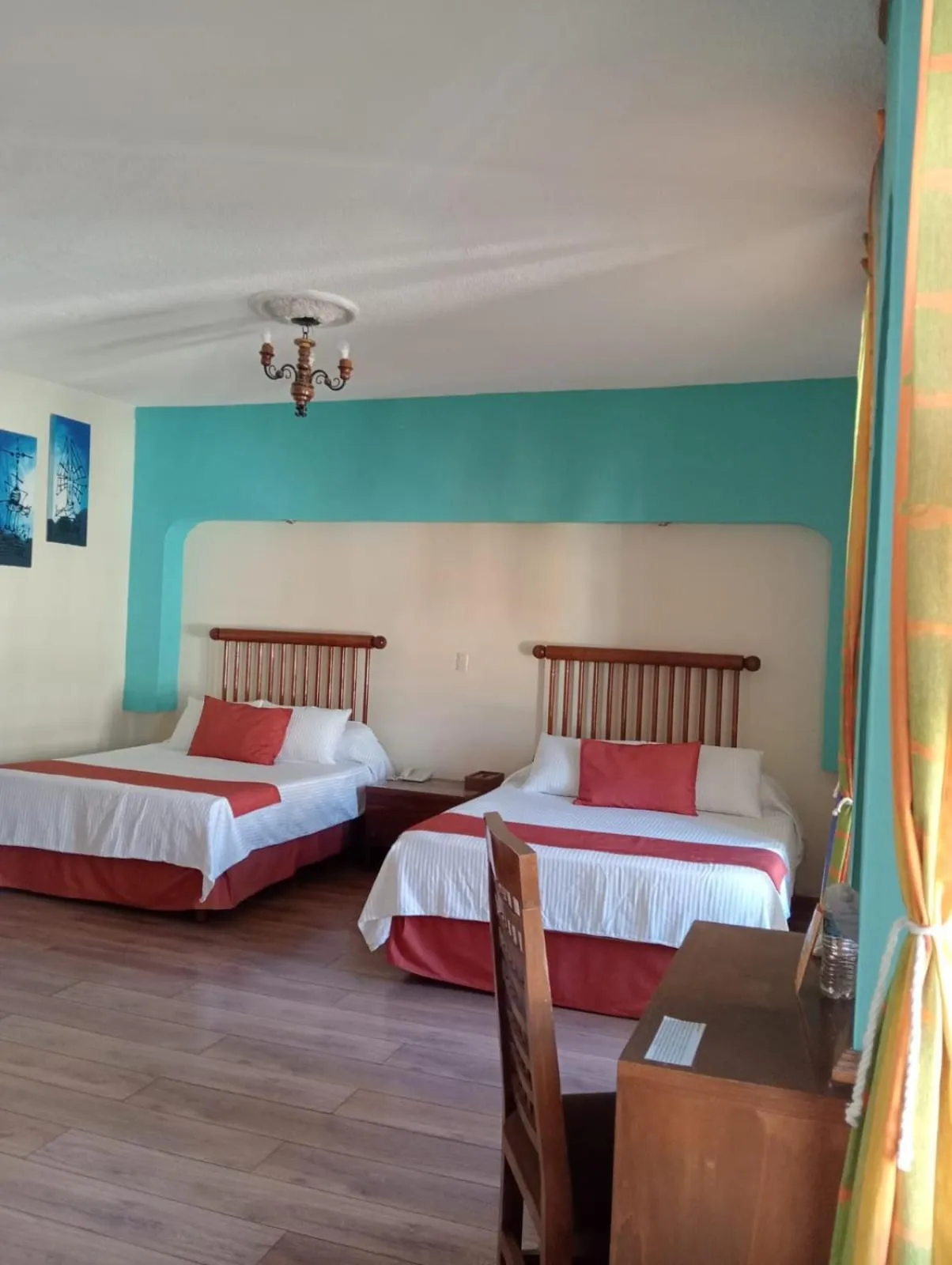 Standard Twin Room in Posada Tolosa