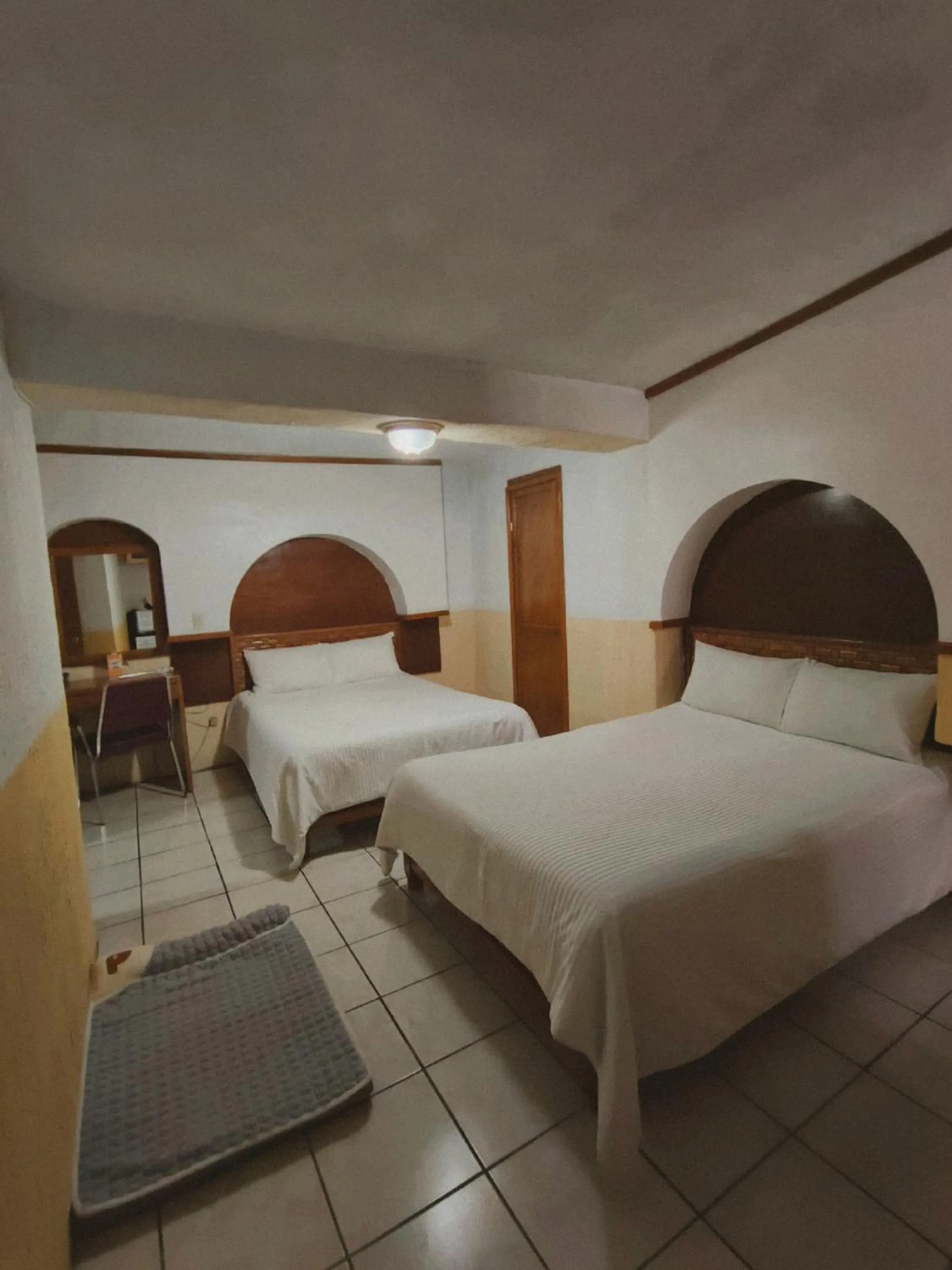 Photo of the whole room, Bed in Posada Tolosa