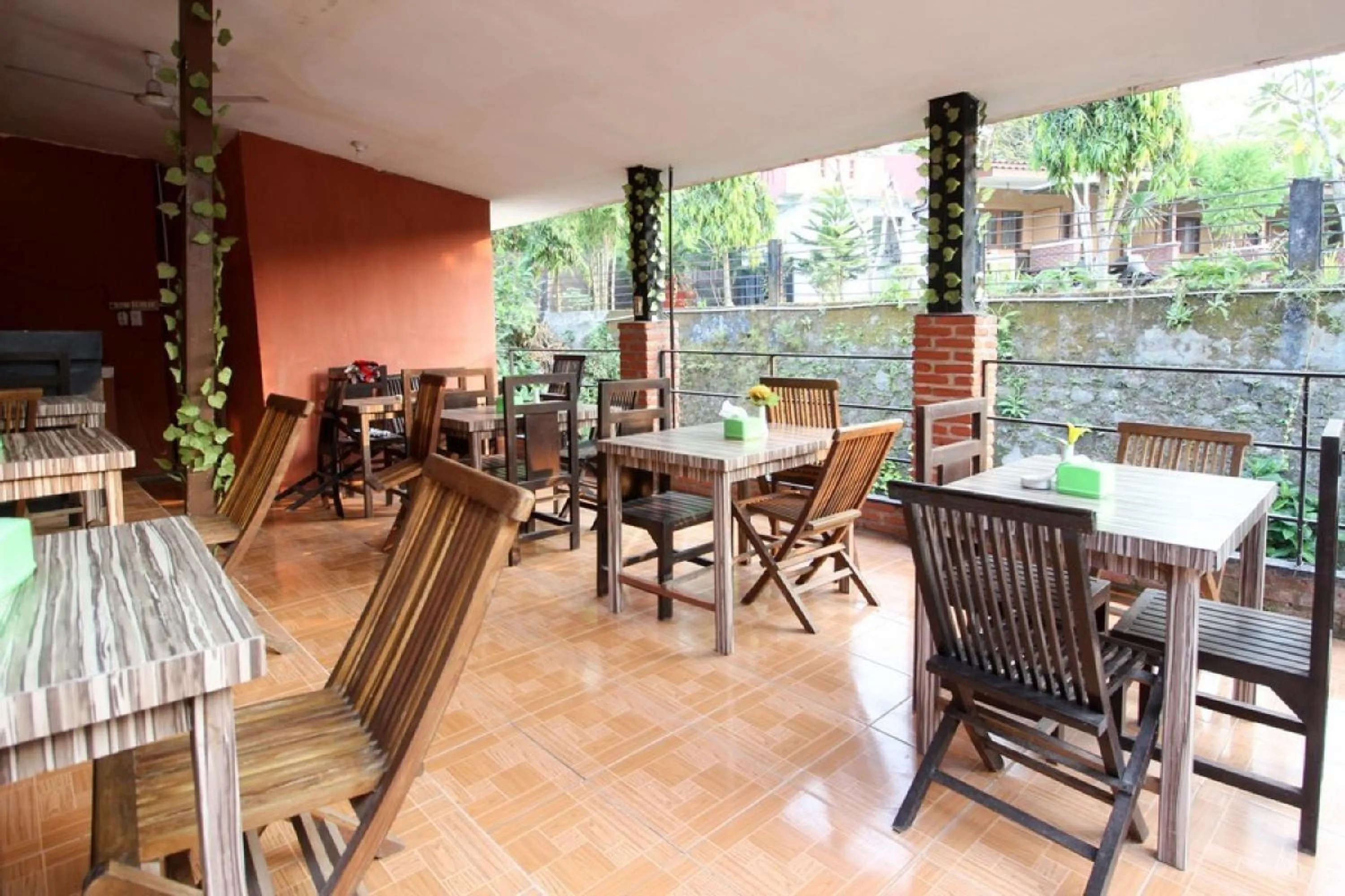 Breakfast, Restaurant/Places to Eat in RedDoorz Plus @ Jalan Damai 2