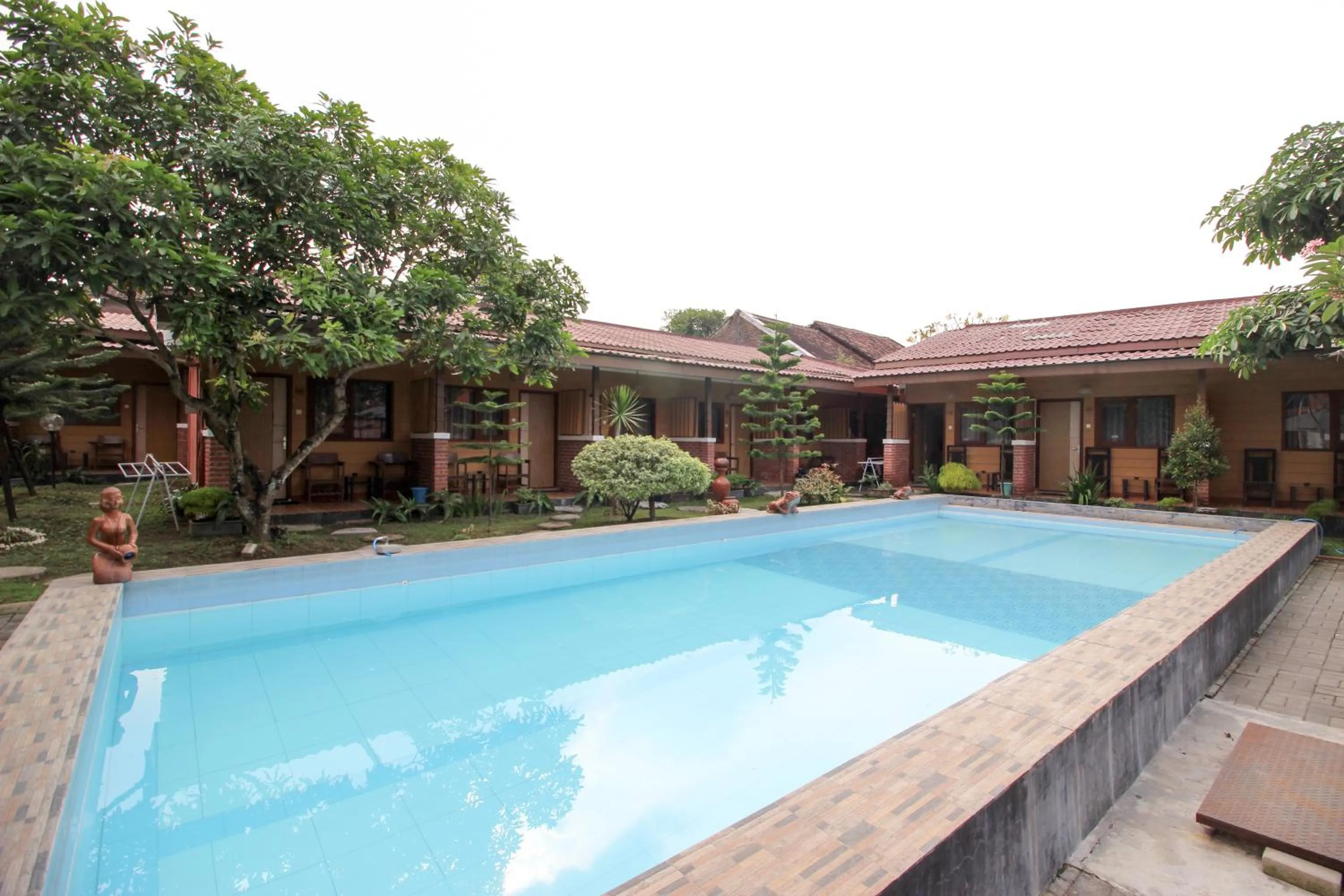 Swimming Pool in RedDoorz Plus @ Jalan Damai 2