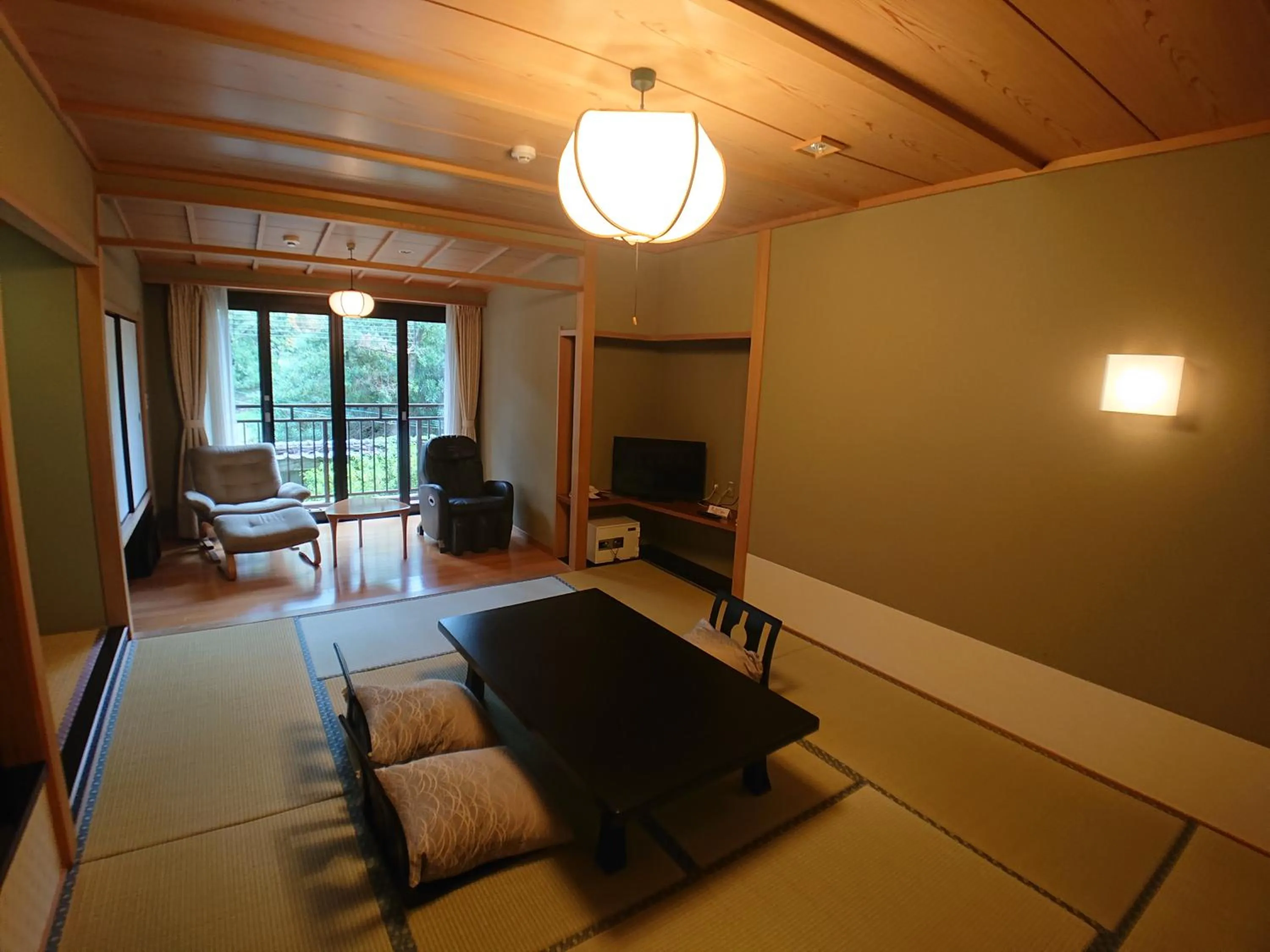 Photo of the whole room in Kasuga Hotel