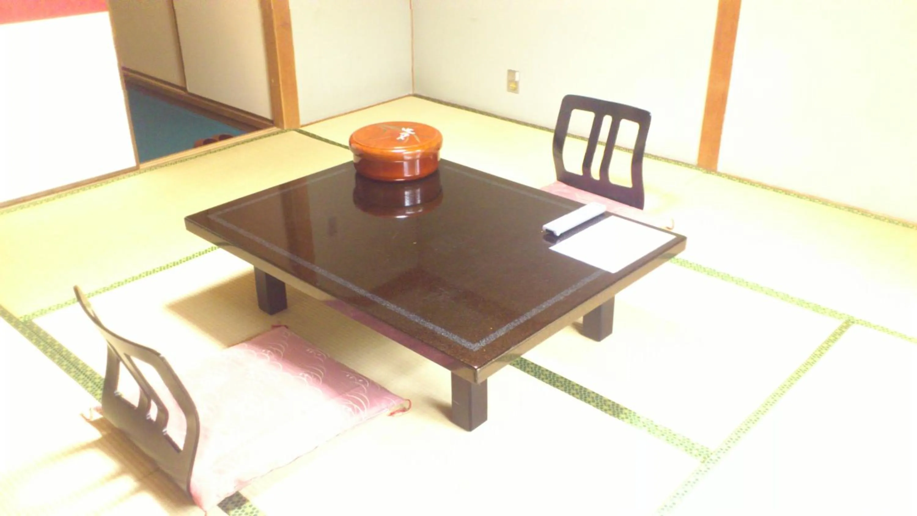Seating area in Daibutsukan