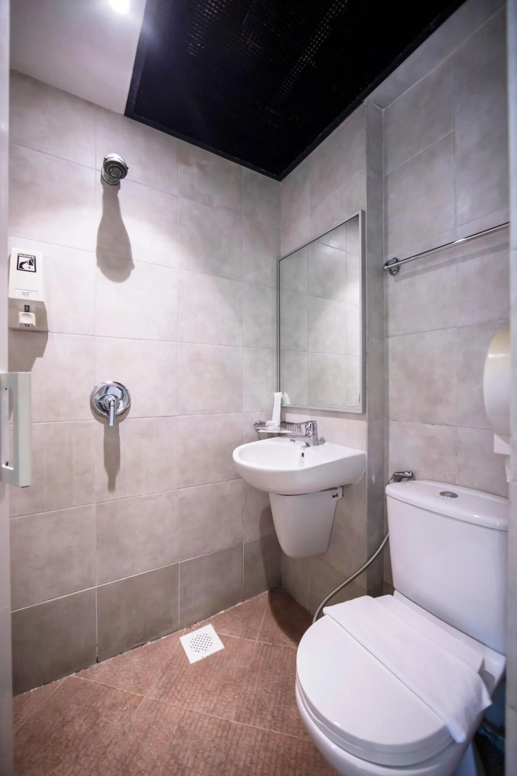 Toilet in Fragrance Hotel - Balestier