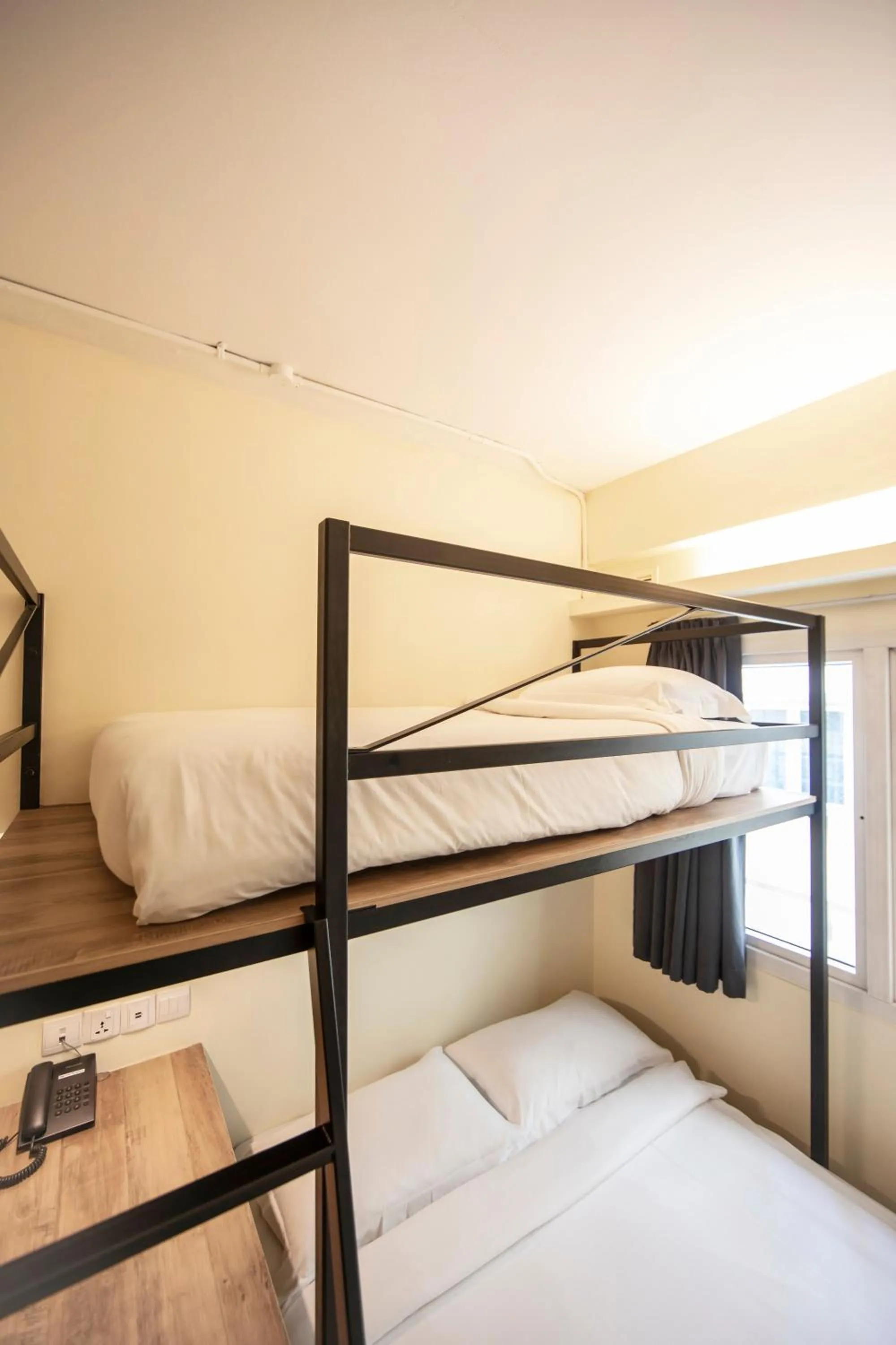 Bed in Fragrance Hotel - Balestier