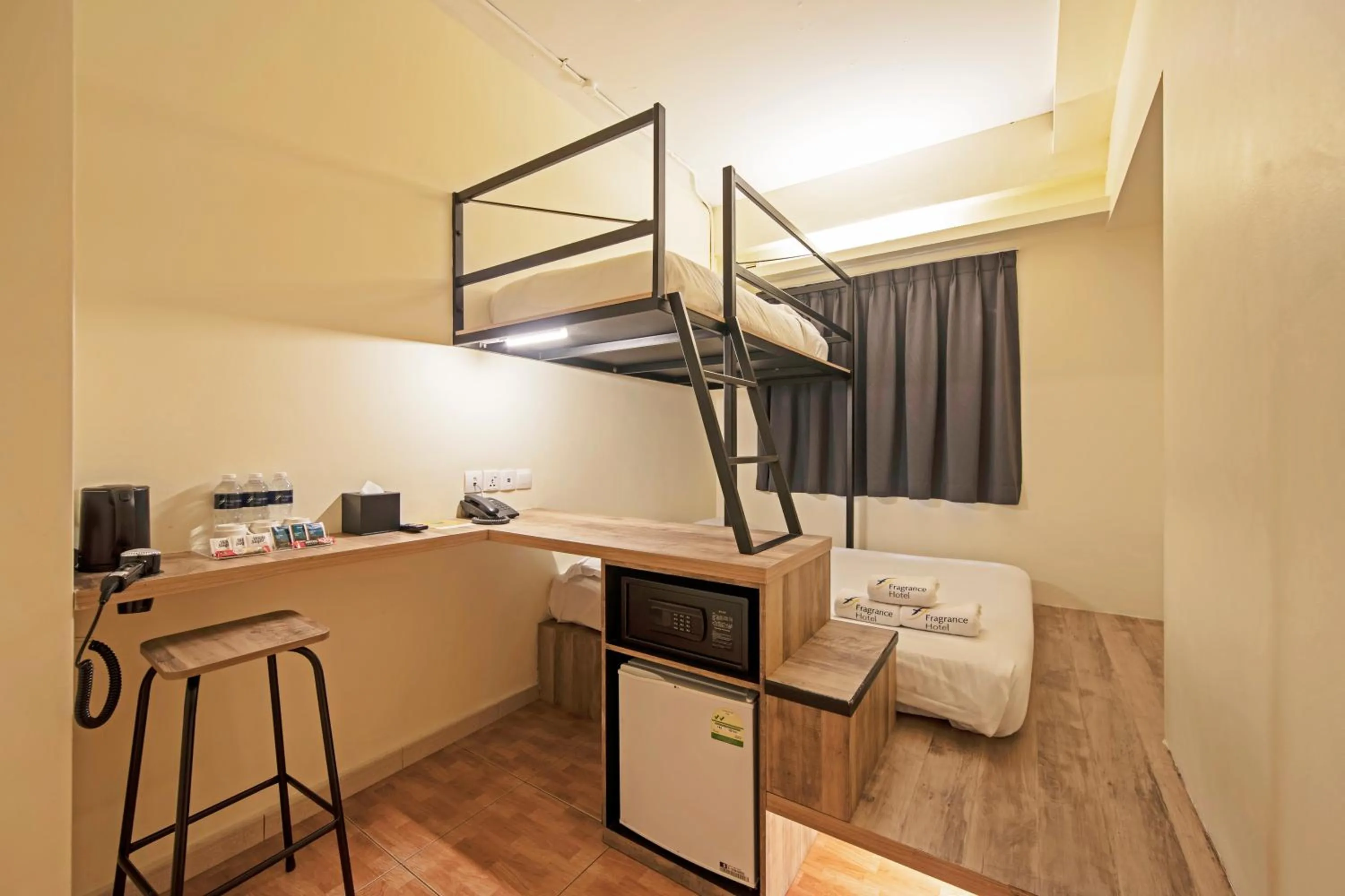 Bed in Fragrance Hotel - Balestier