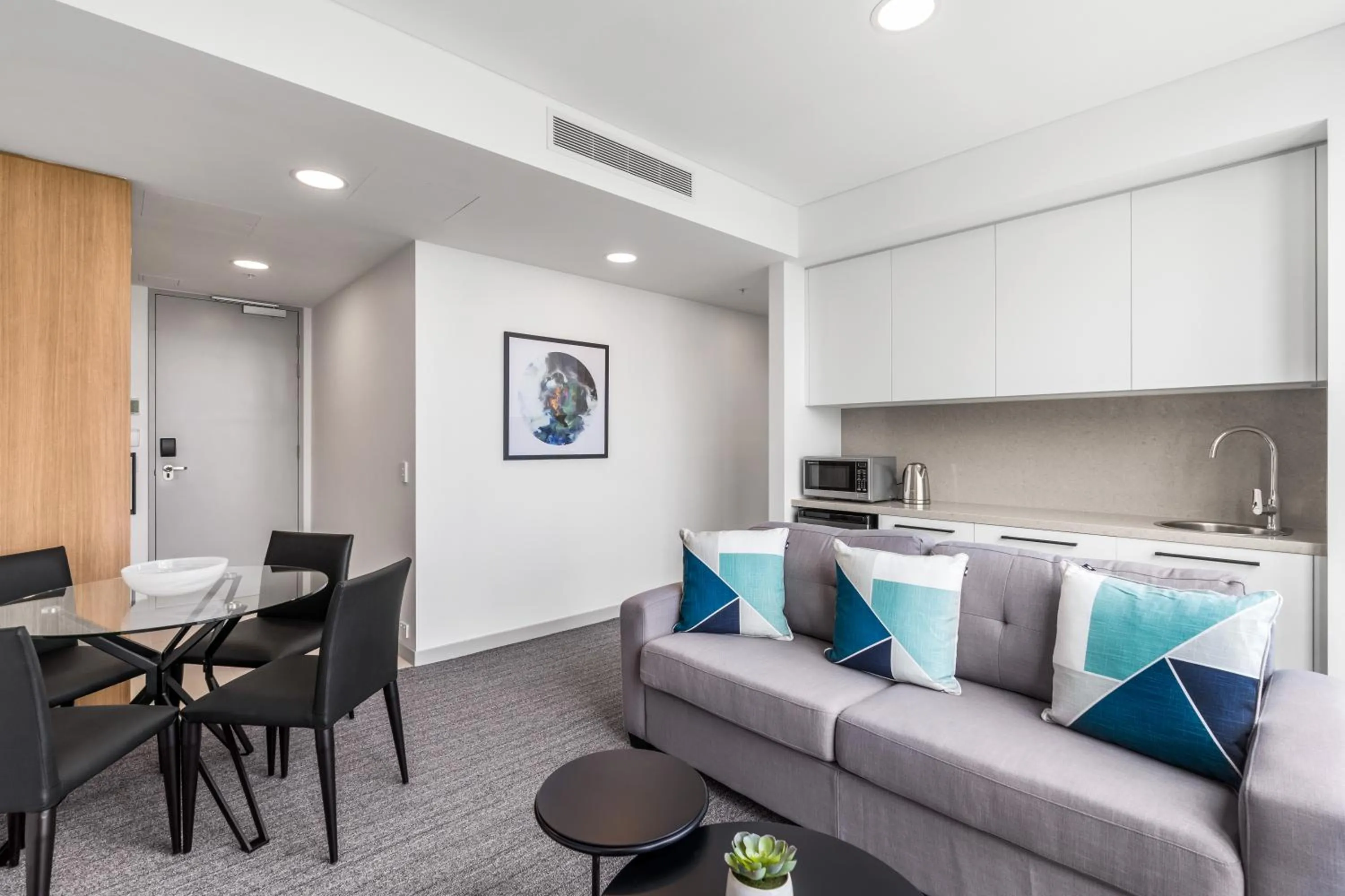 Living room in Essence Suites Taringa