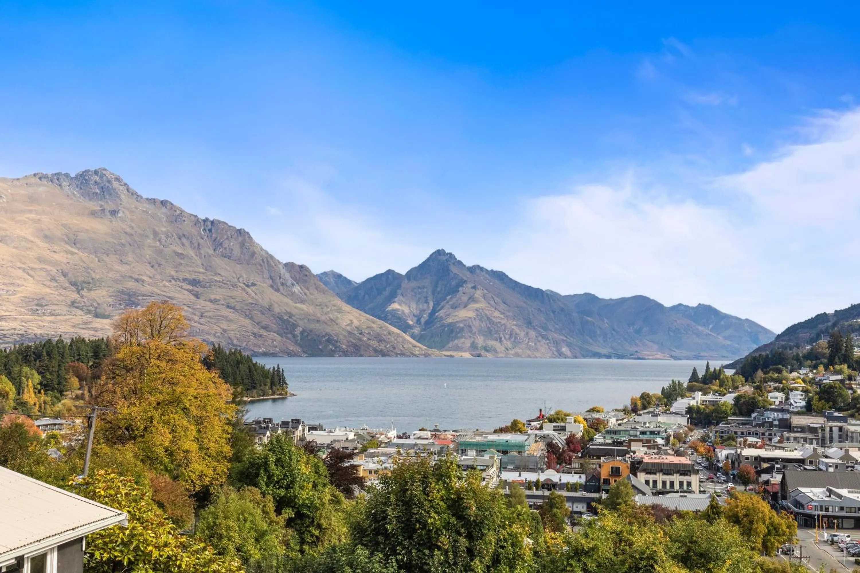 Lake view in Queenstown House Bed & Breakfast and Apartments