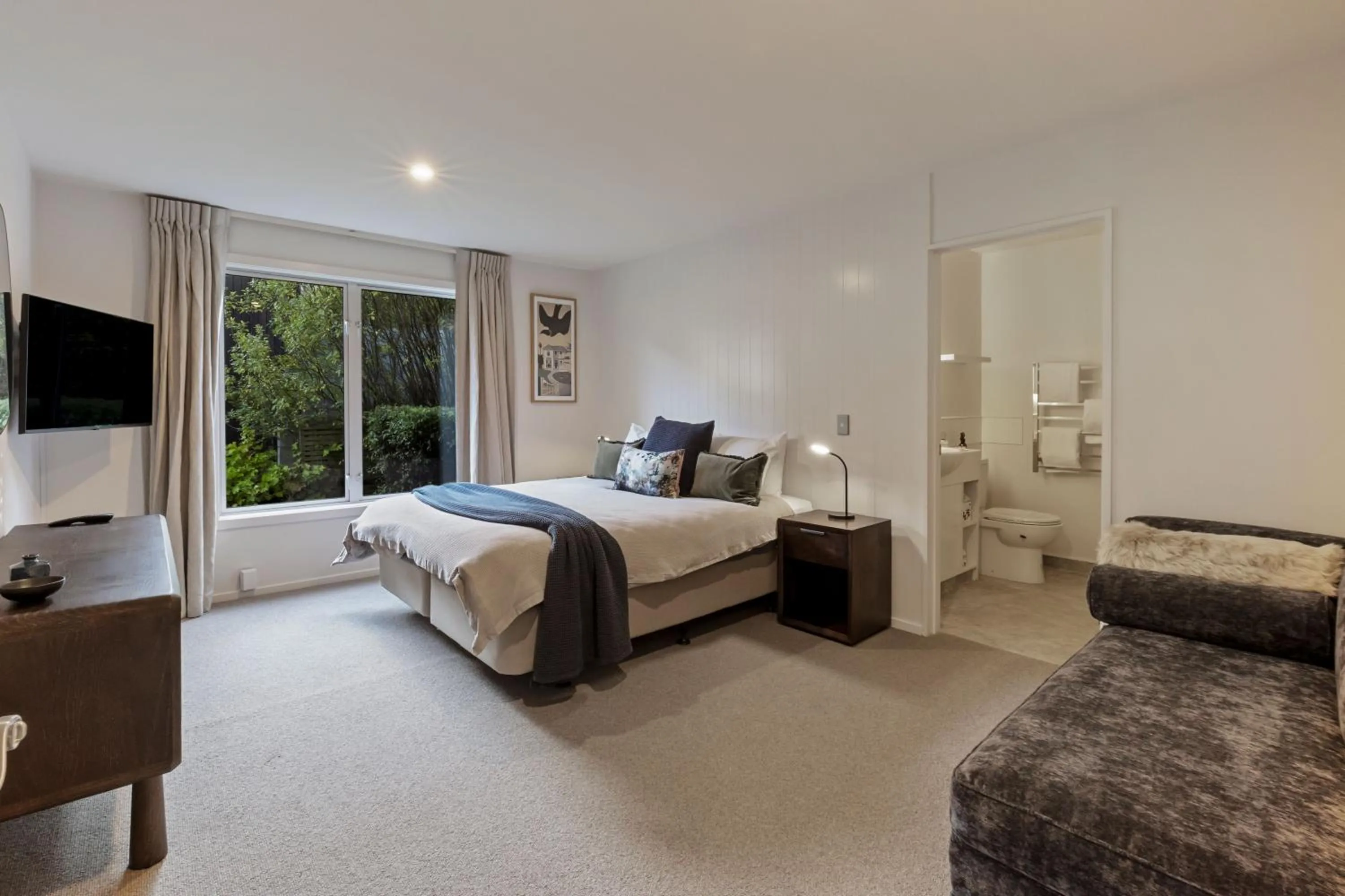 Bedroom, Bed in Queenstown House Bed & Breakfast and Apartments