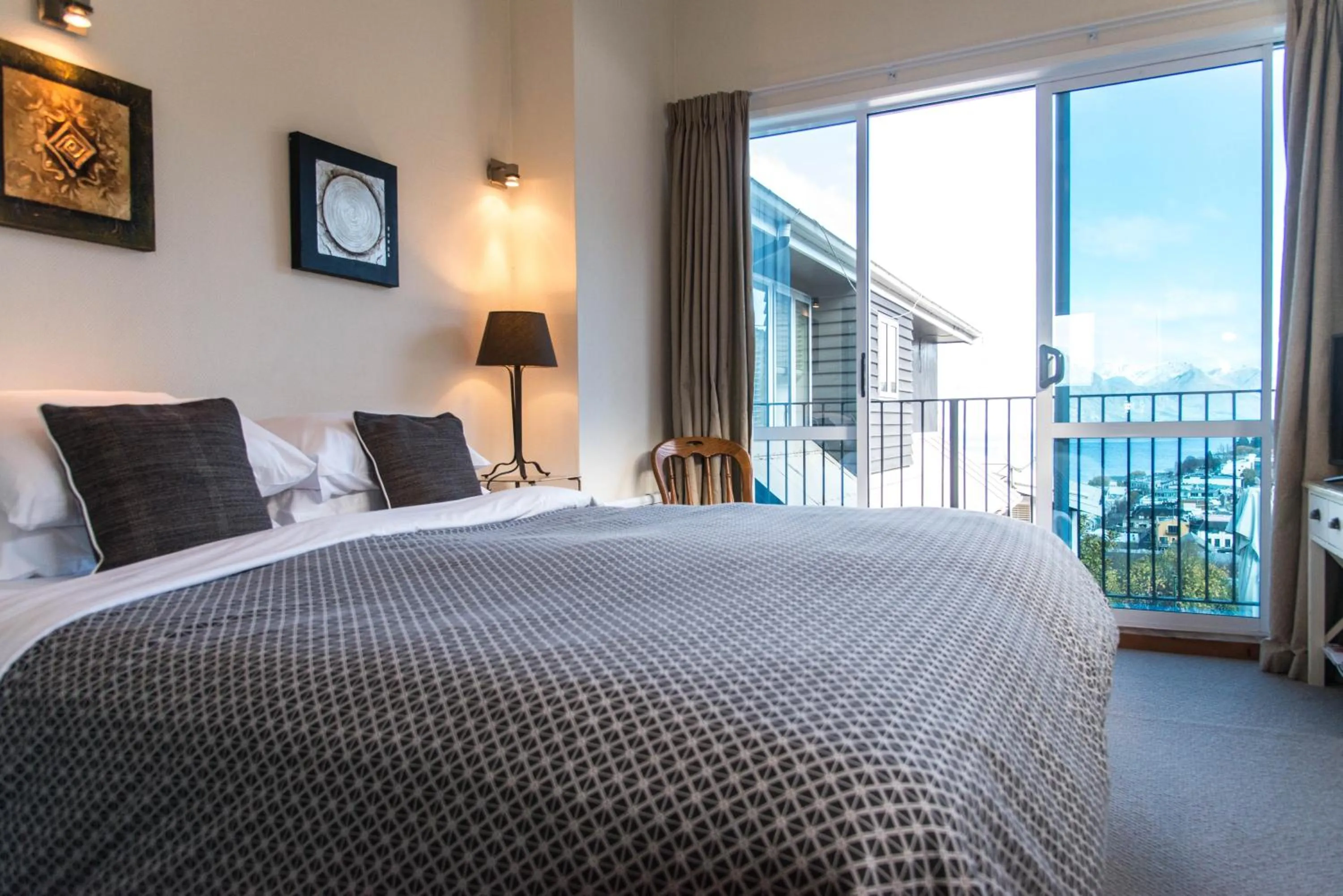 Bedroom, Bed in Queenstown House Bed & Breakfast and Apartments