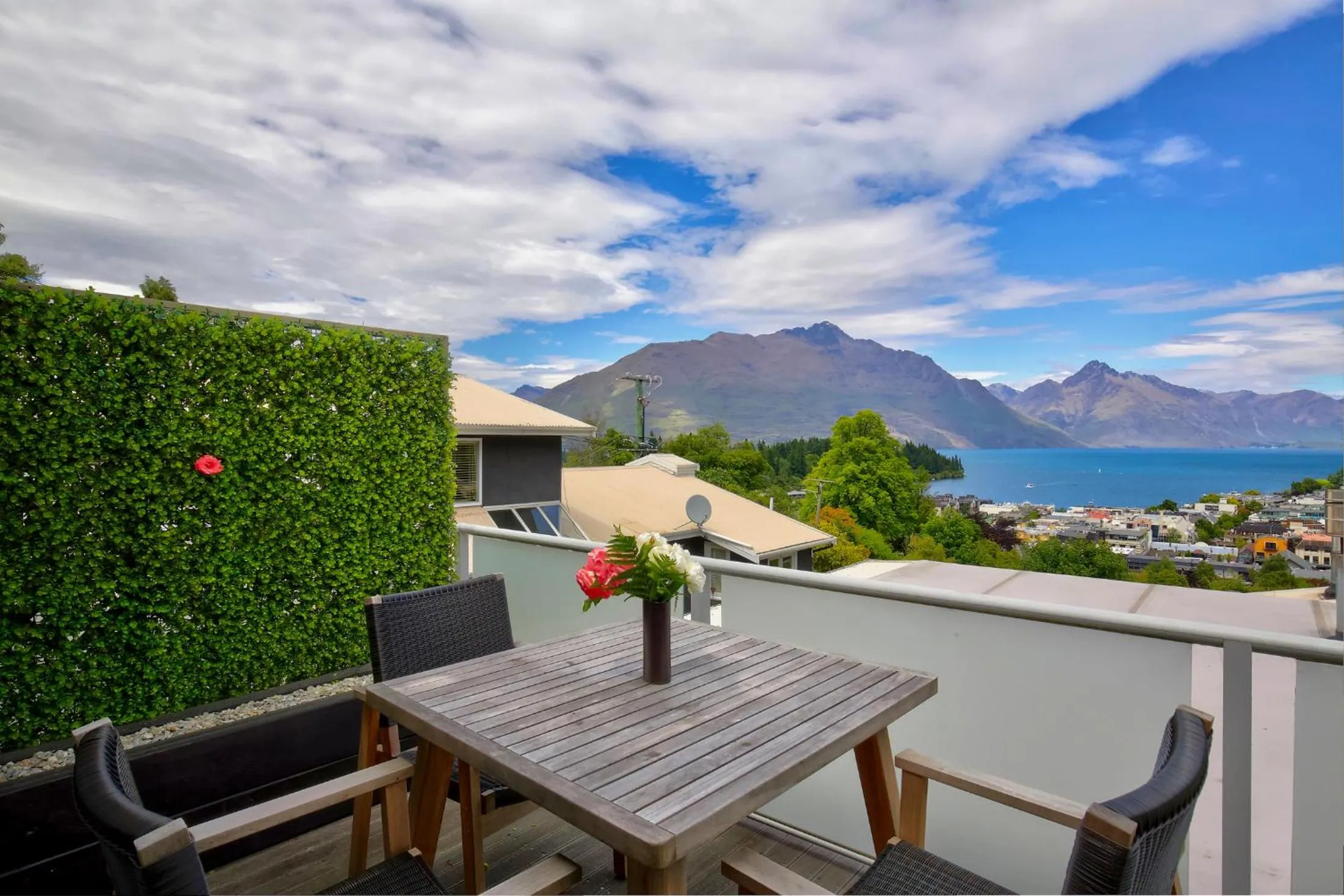 Balcony/Terrace in Queenstown House Bed & Breakfast and Apartments