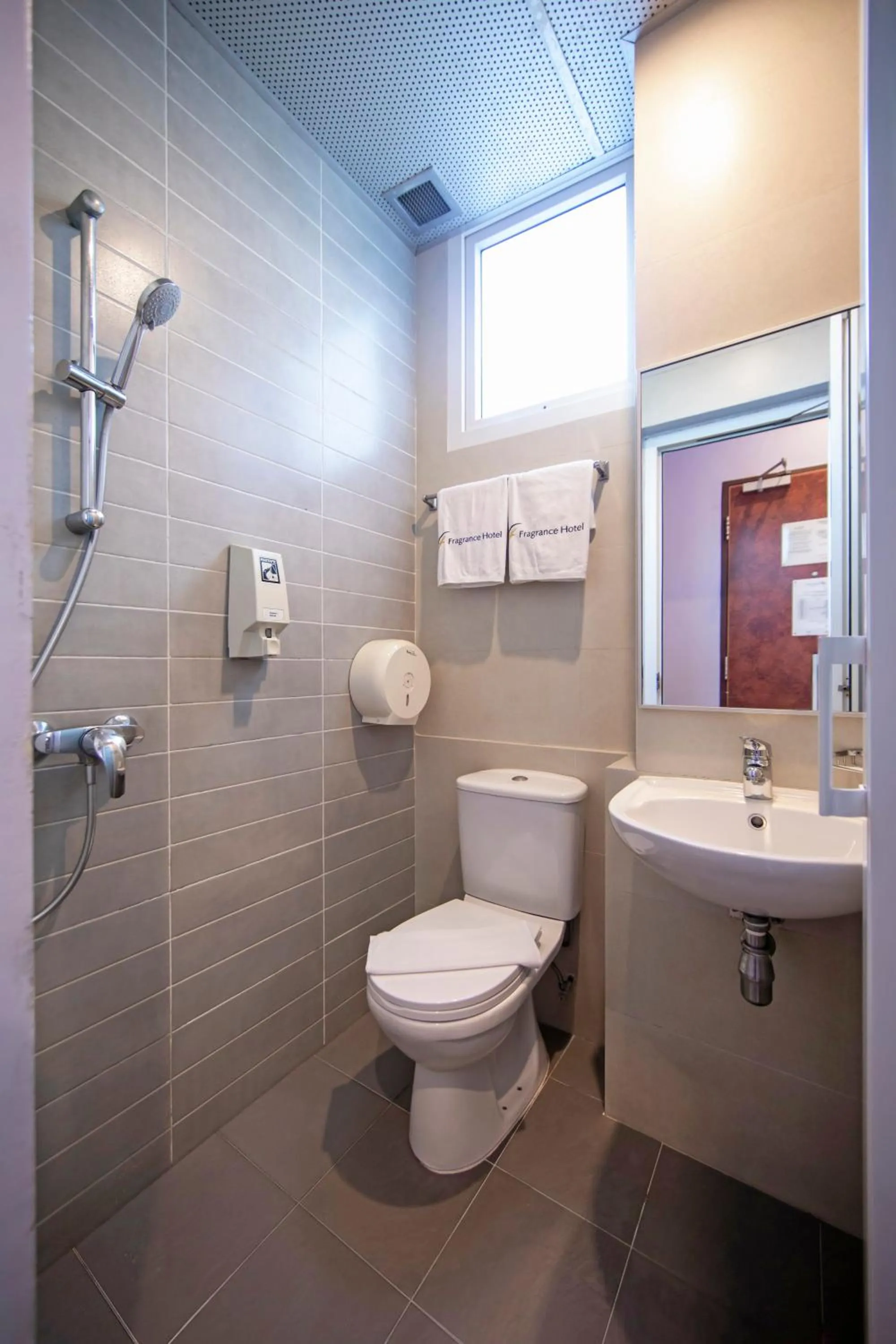 Shower in Fragrance Hotel - Lavender