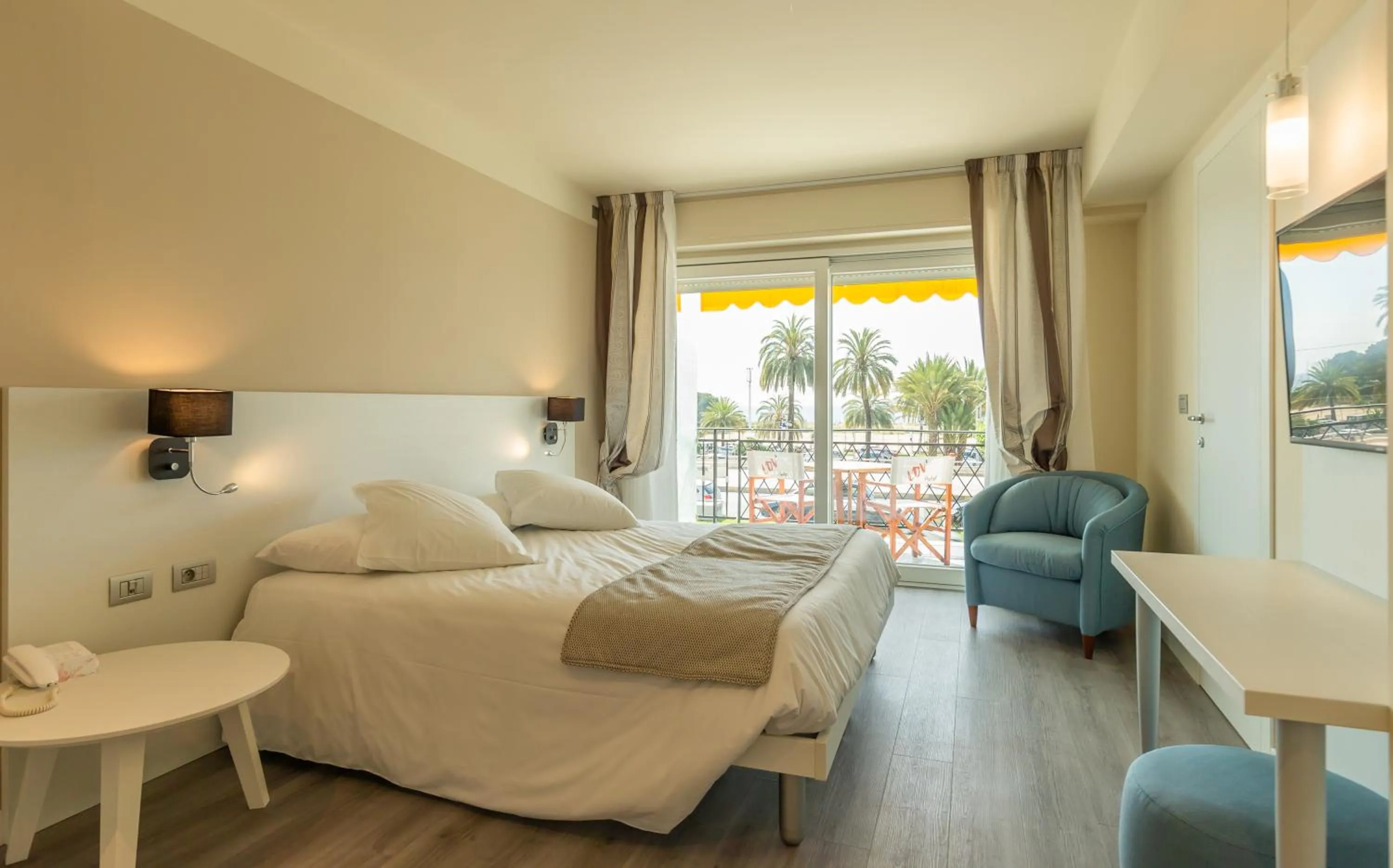 Bed in La Dolce Vita Hotel