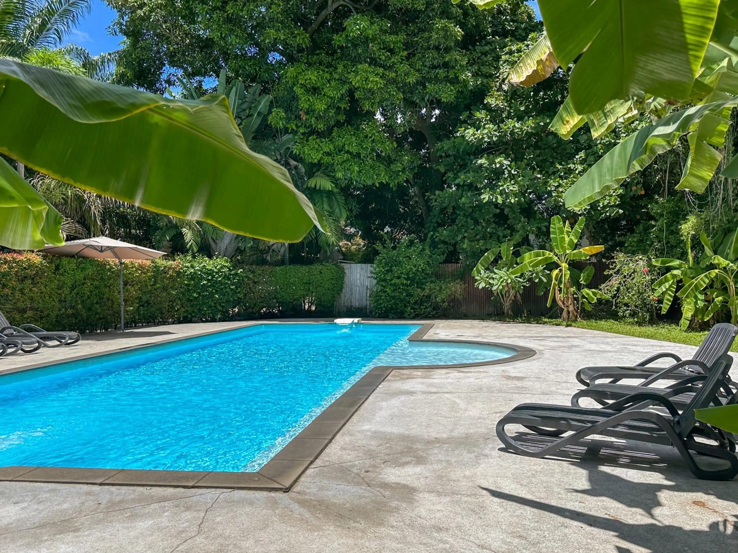Swimming pool in Seetanu Bungalows