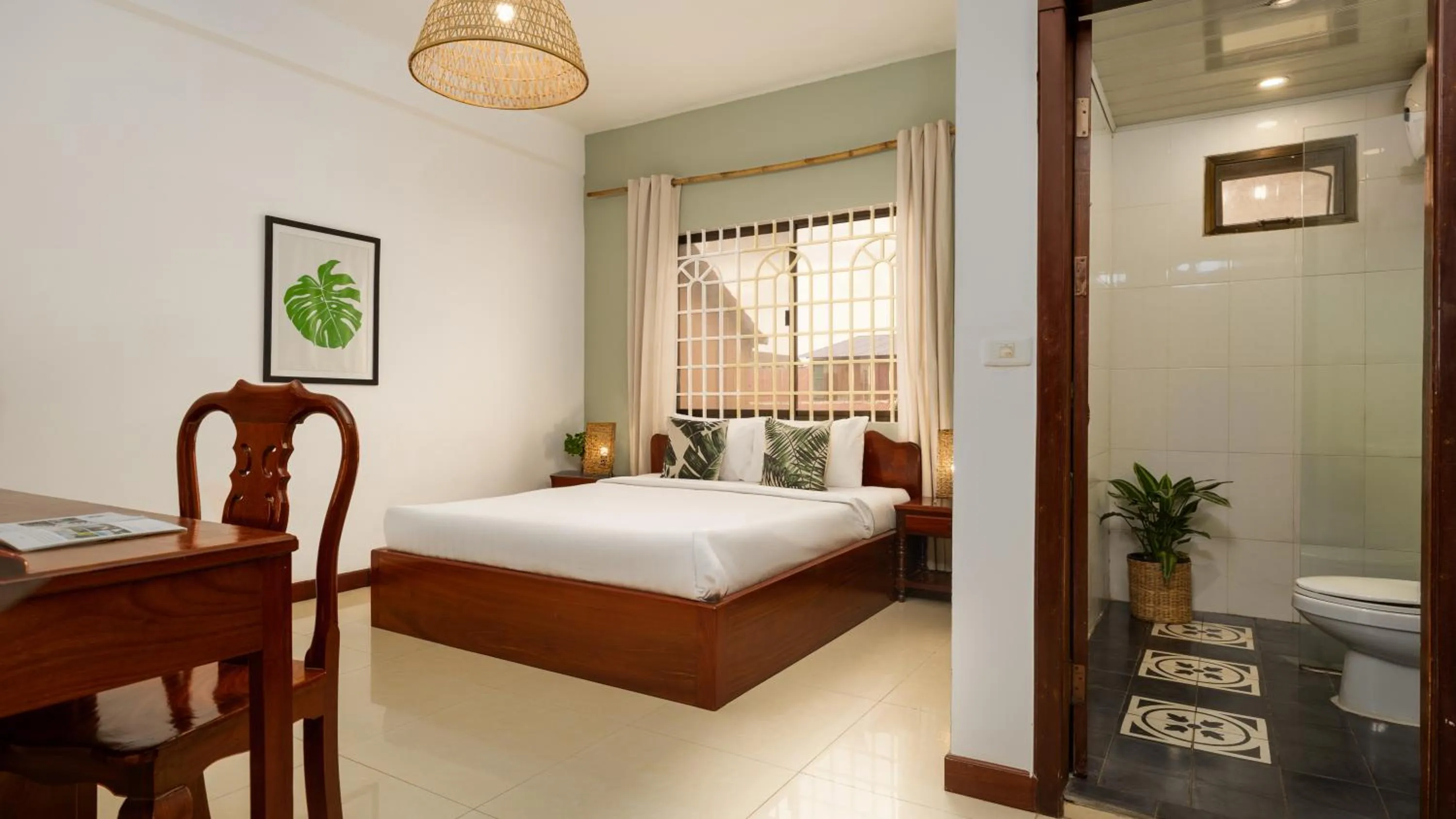 Photo of the whole room, Bed in Babel Siem Reap Guesthouse