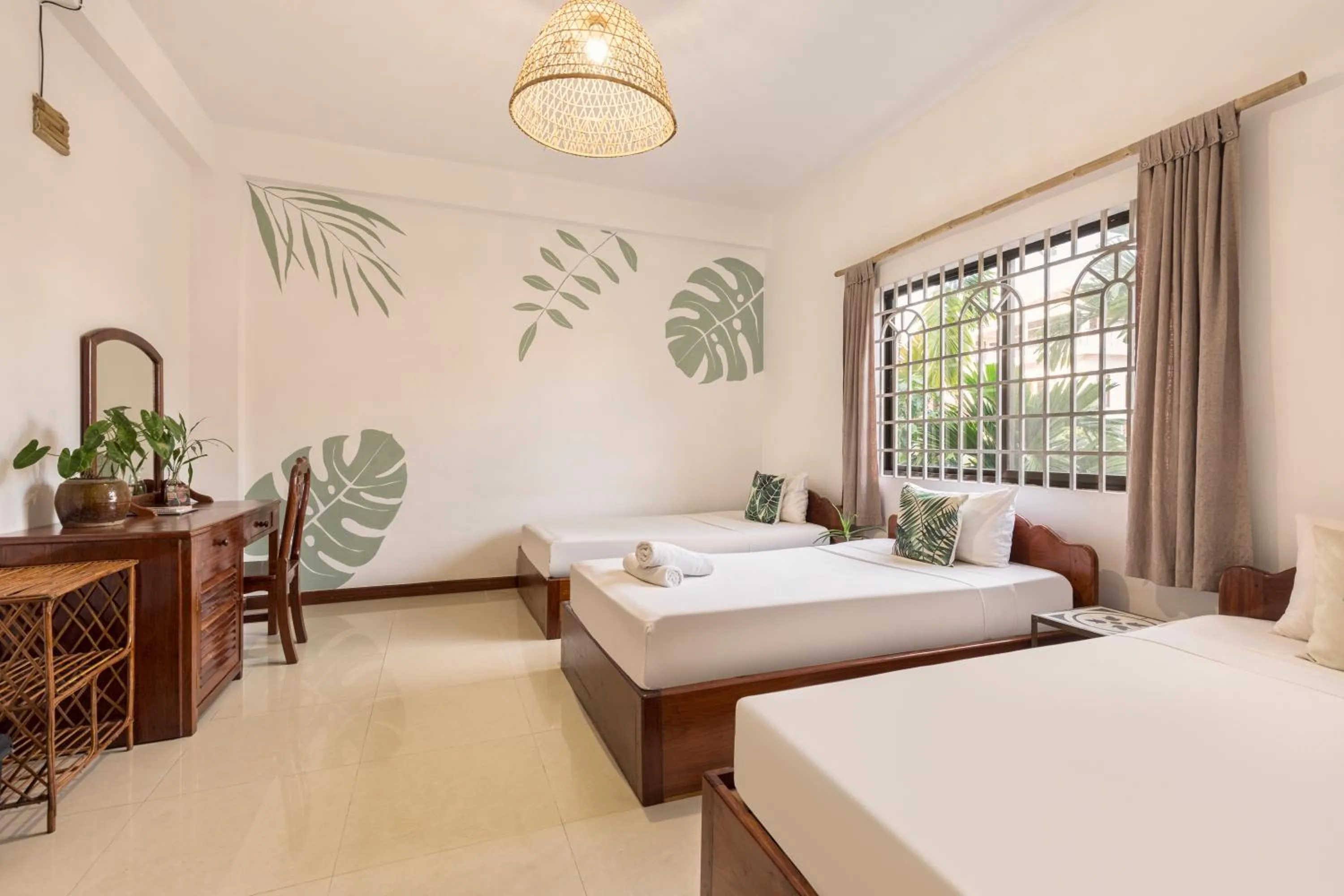 Photo of the whole room, Bed in Babel Siem Reap Guesthouse