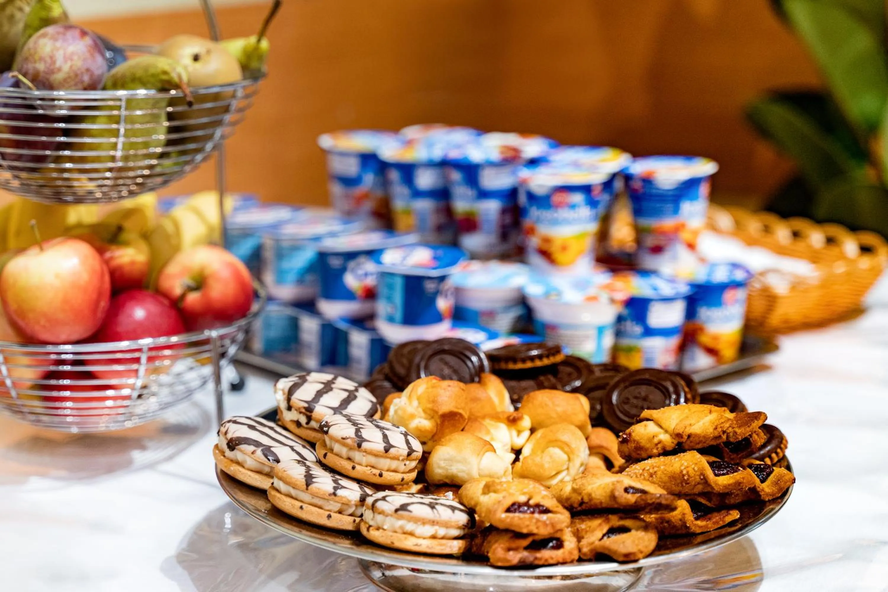 Restaurant/places to eat in Hotel Alf