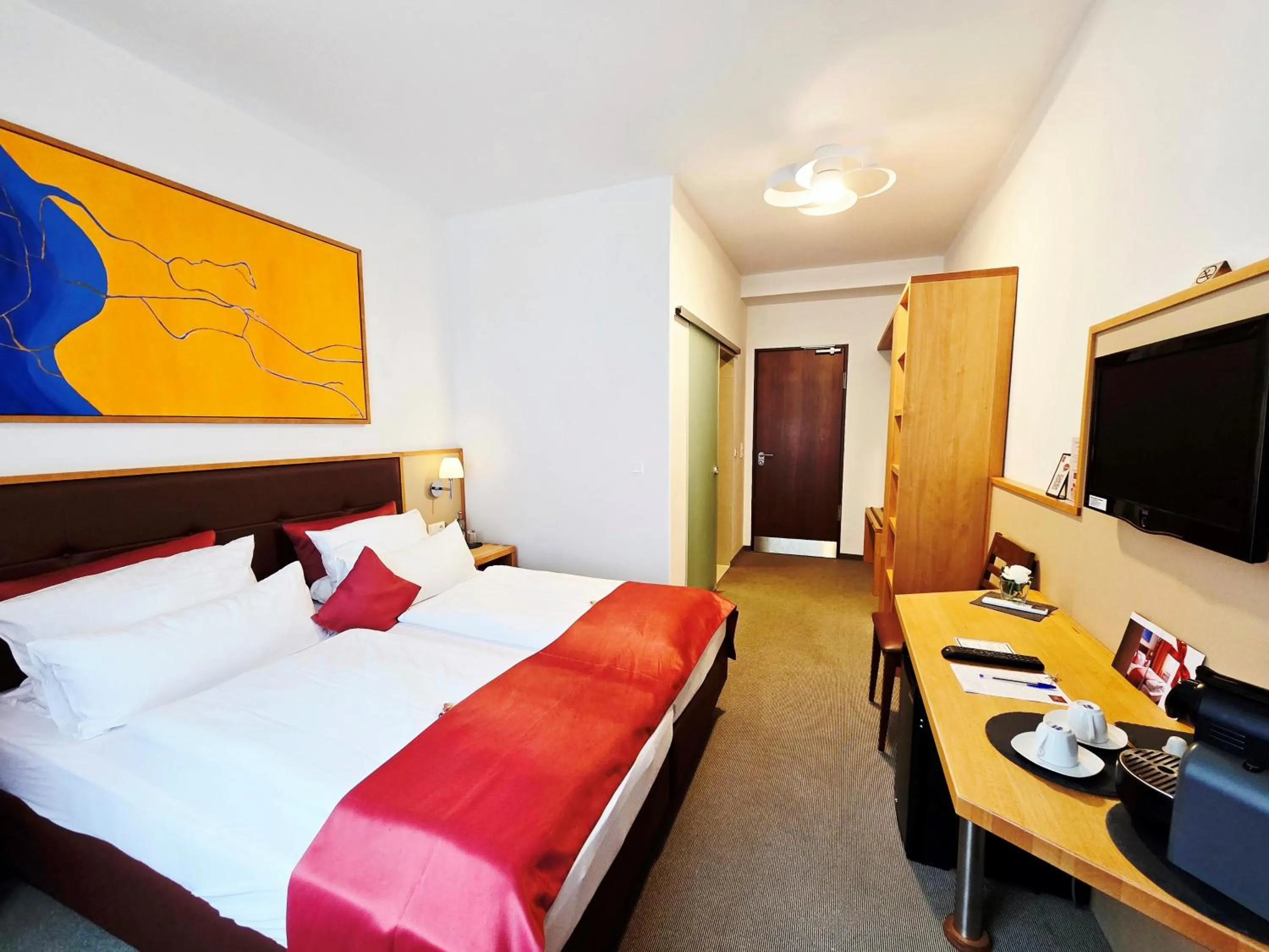 Bed in Landhotel-Neunburg