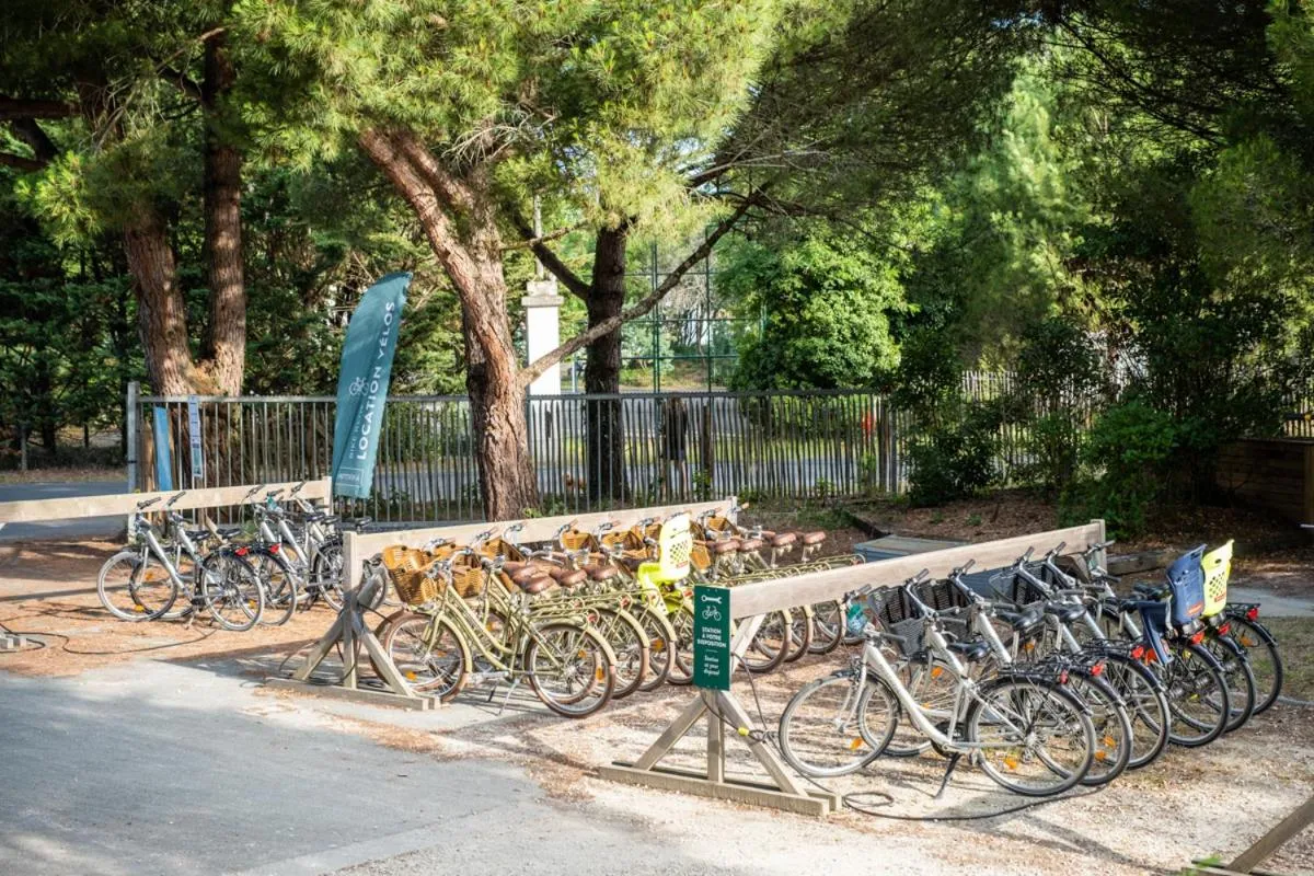 Cycling in Huttopia Oleron Les Pins