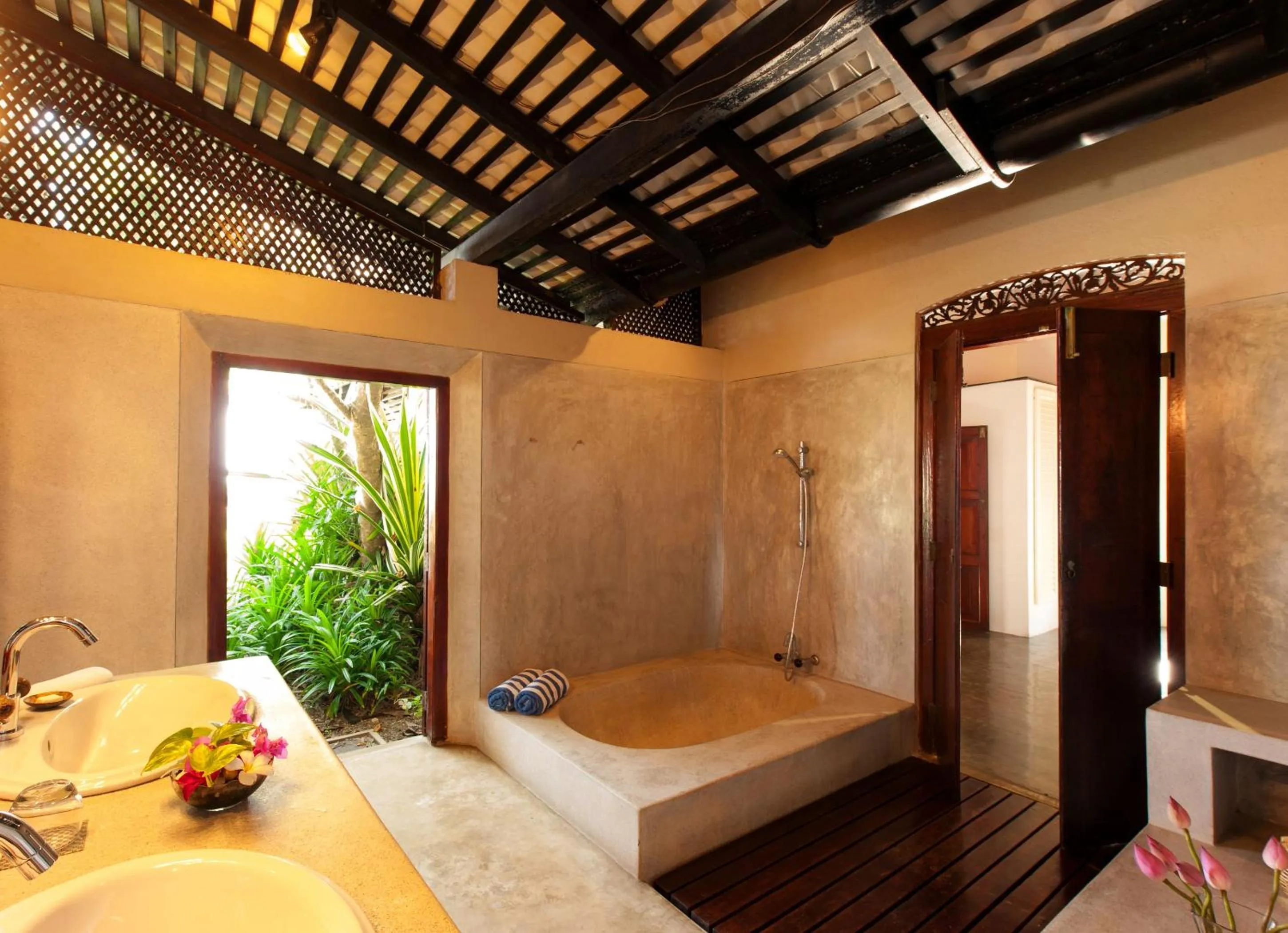 Shower in Apa Villa Thalpe