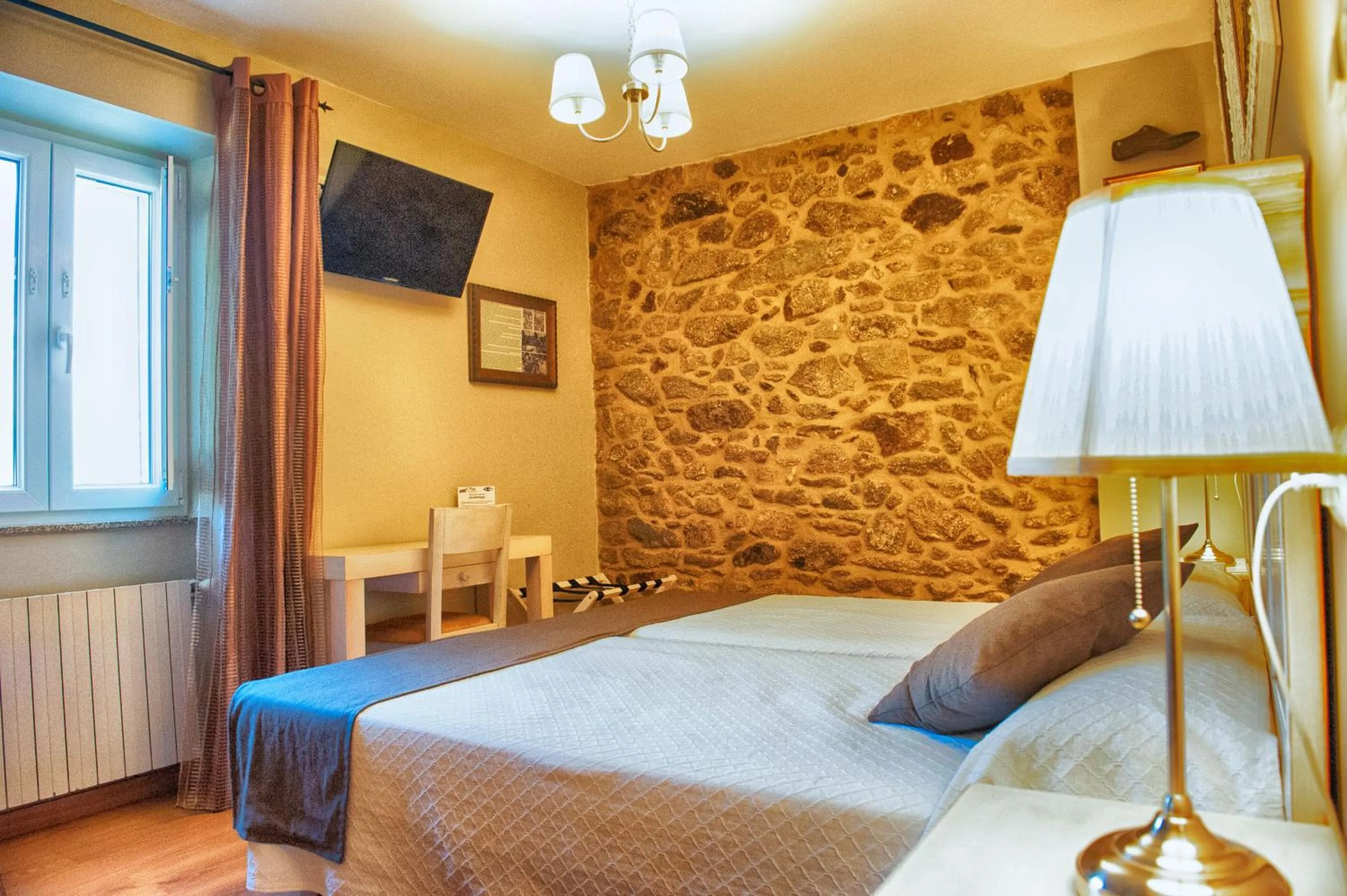 Decorative detail, Bed in A Casa do Folgo Turismo Rural