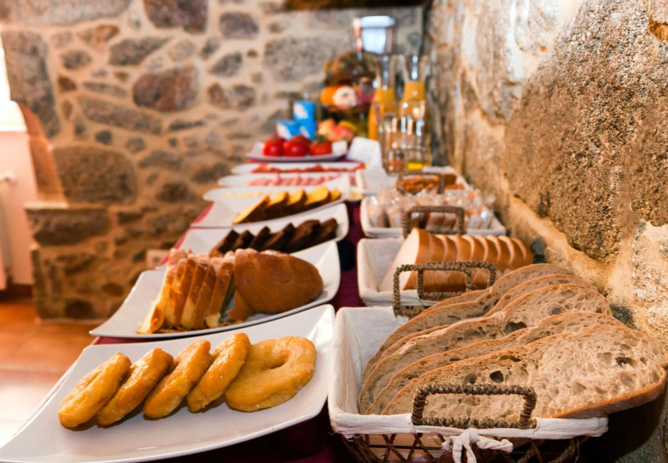 Buffet breakfast in A Casa do Folgo Turismo Rural
