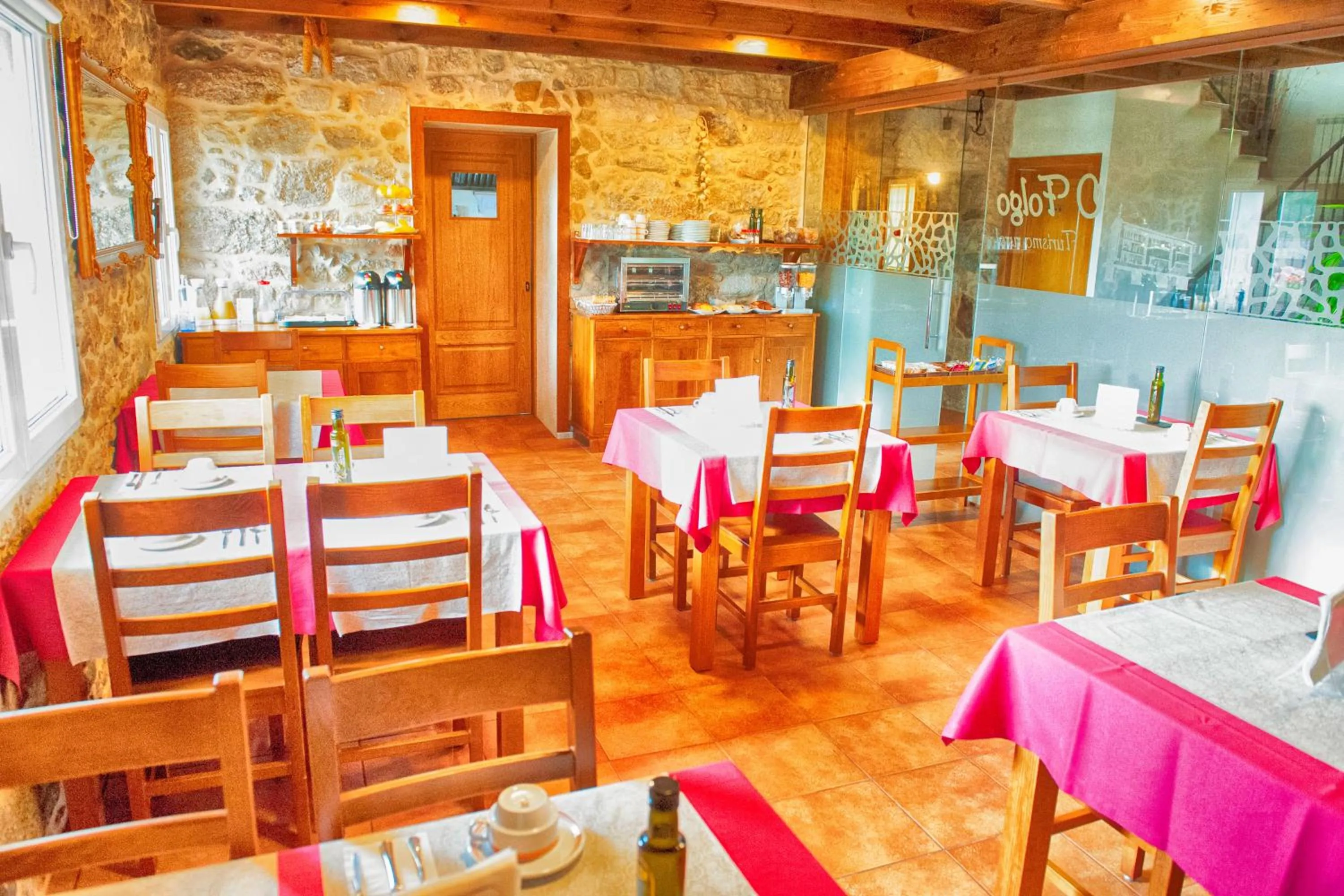 Dining area in A Casa do Folgo Turismo Rural