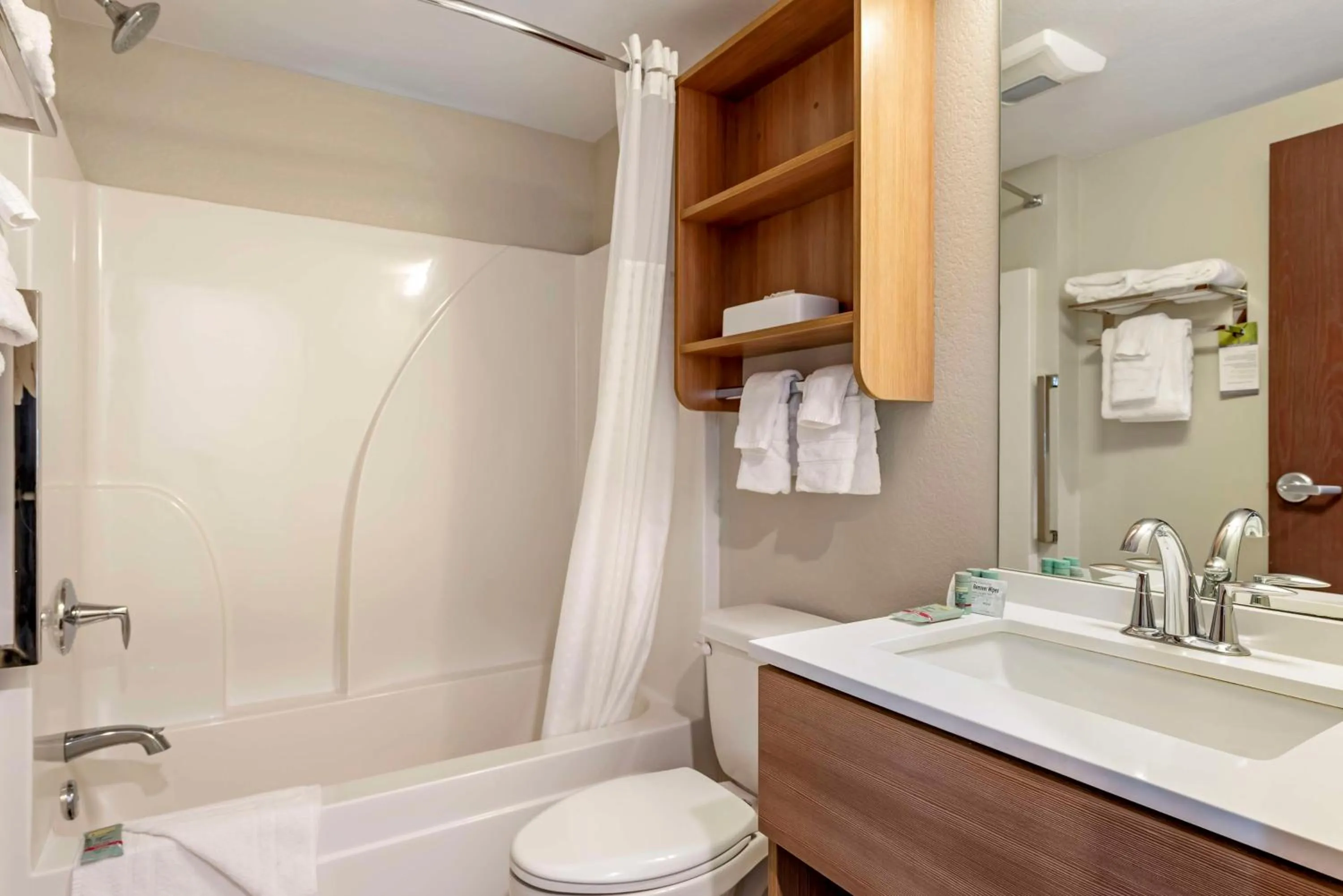 Bathroom in Best Western Limon