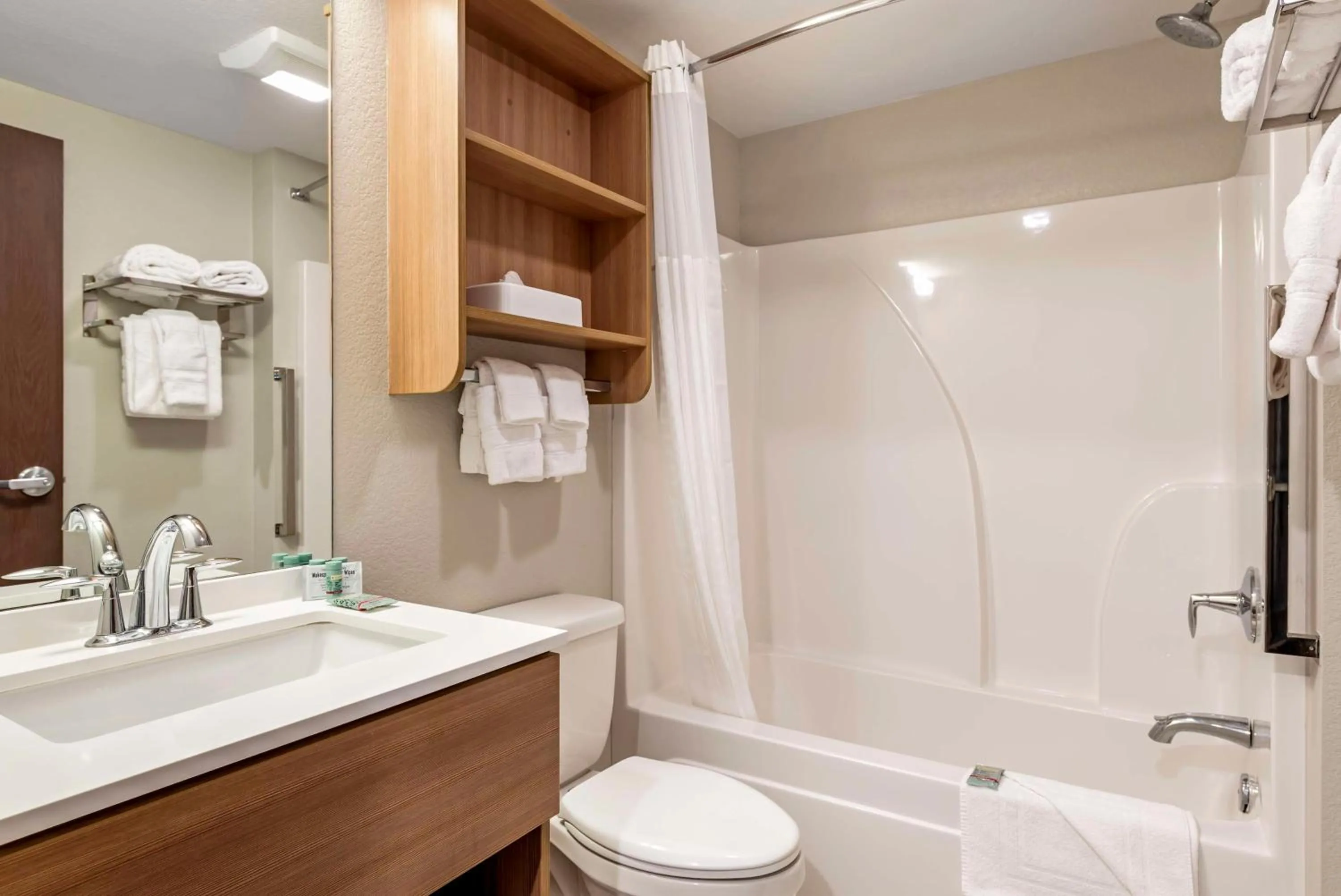 Bathroom in Best Western Limon