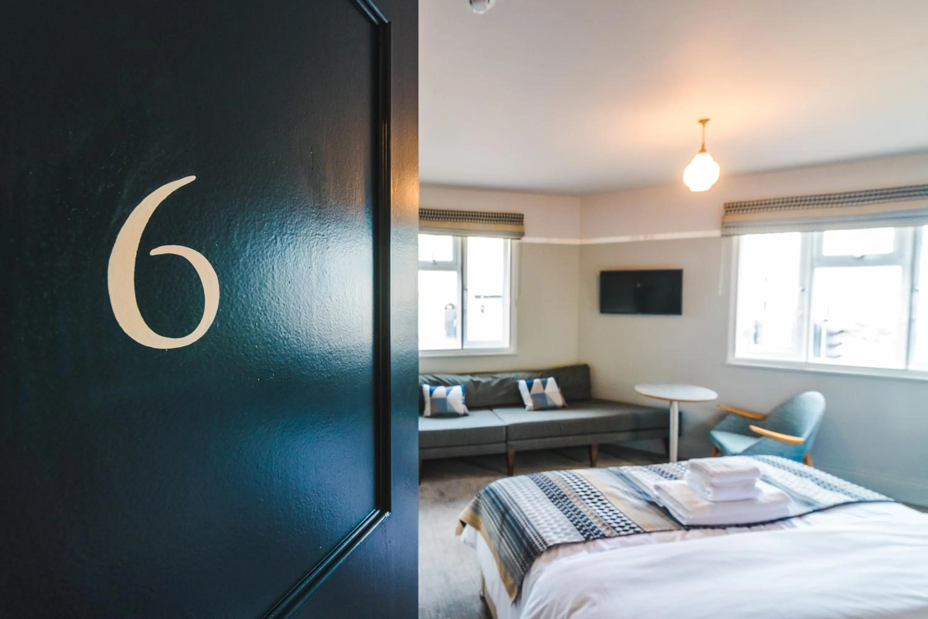 TV and multimedia, Bed in The Waterman