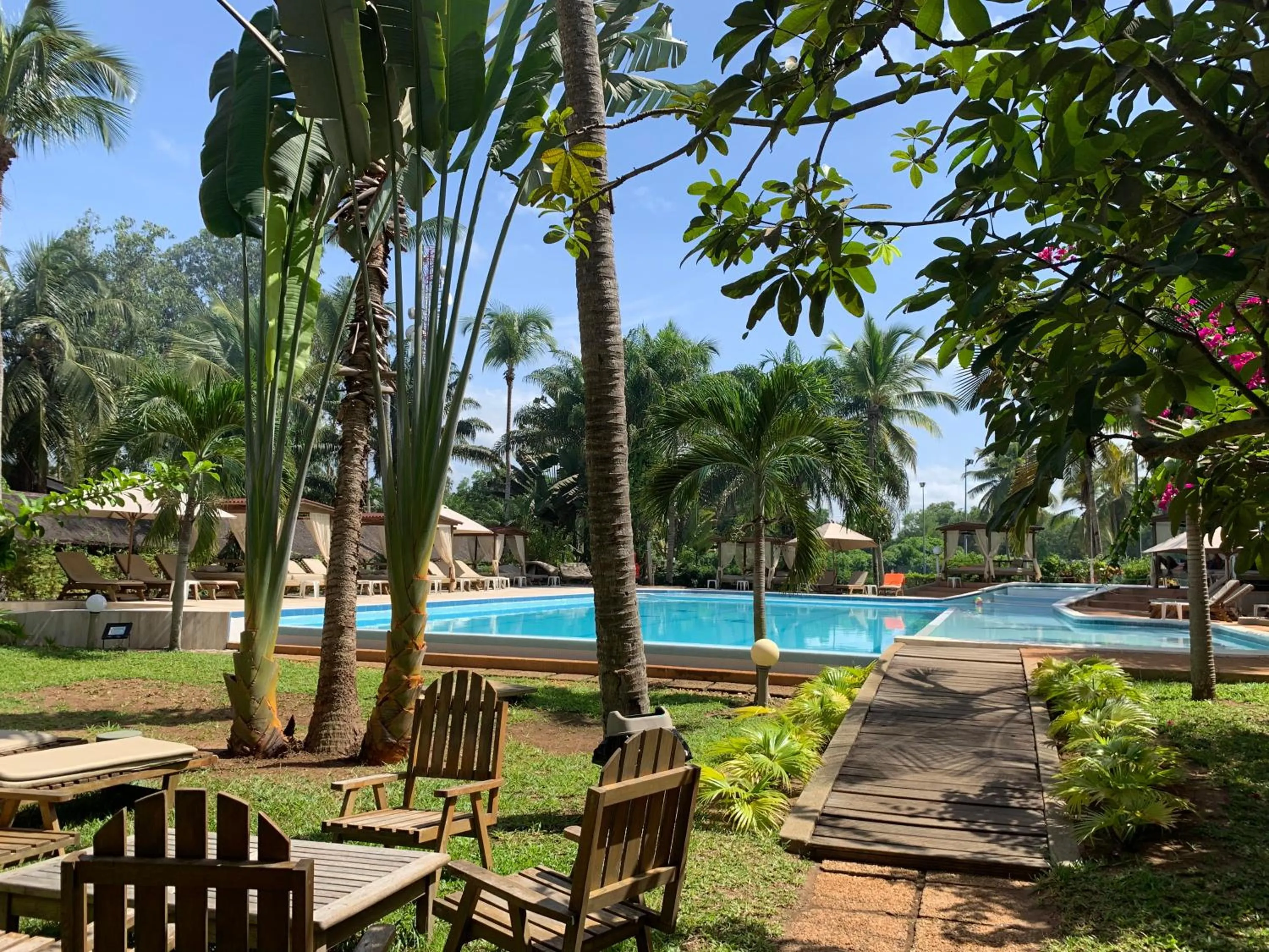 Pool view in Hotel Coucoue Lodge