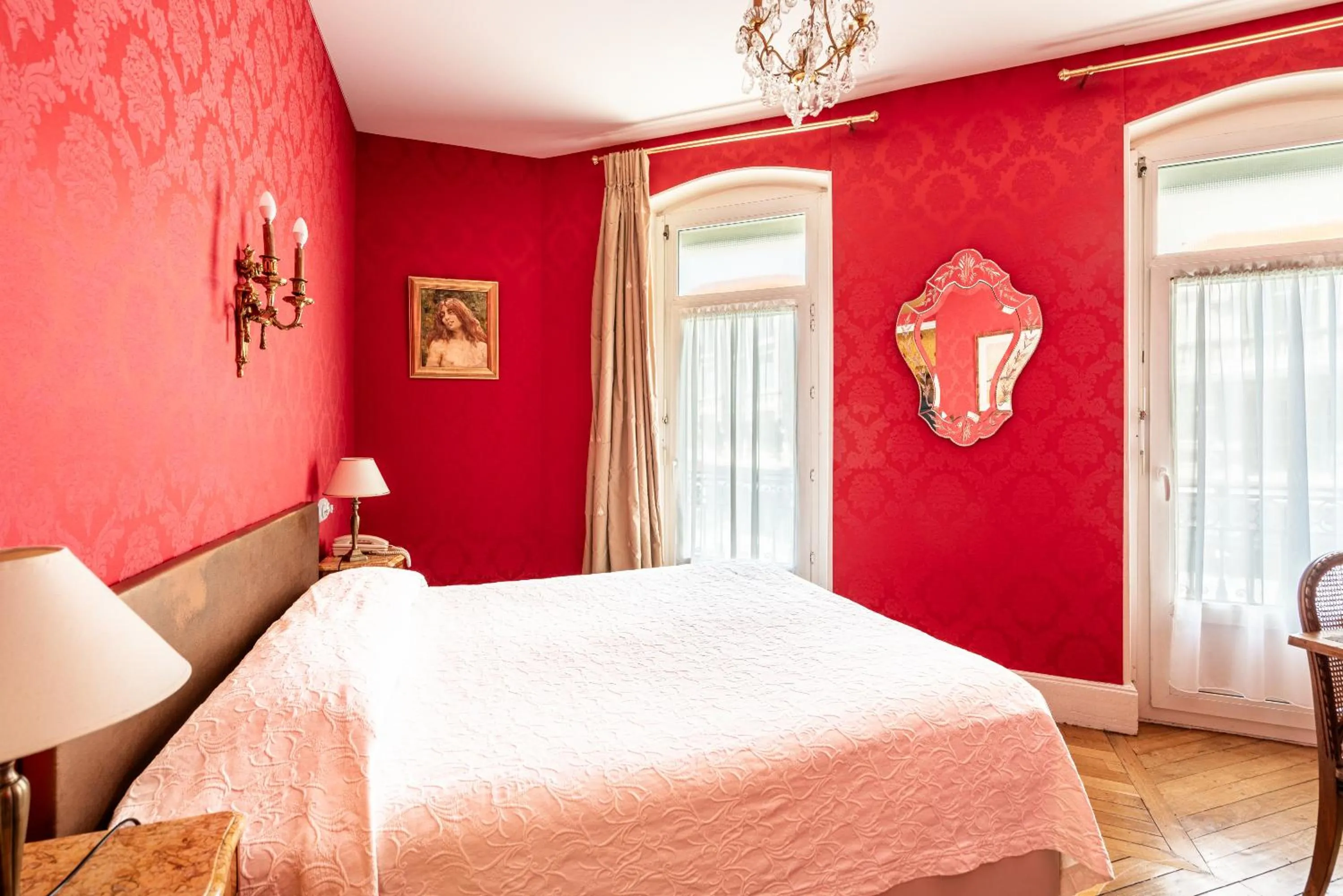 Bed in Hôtel de l'Abeille