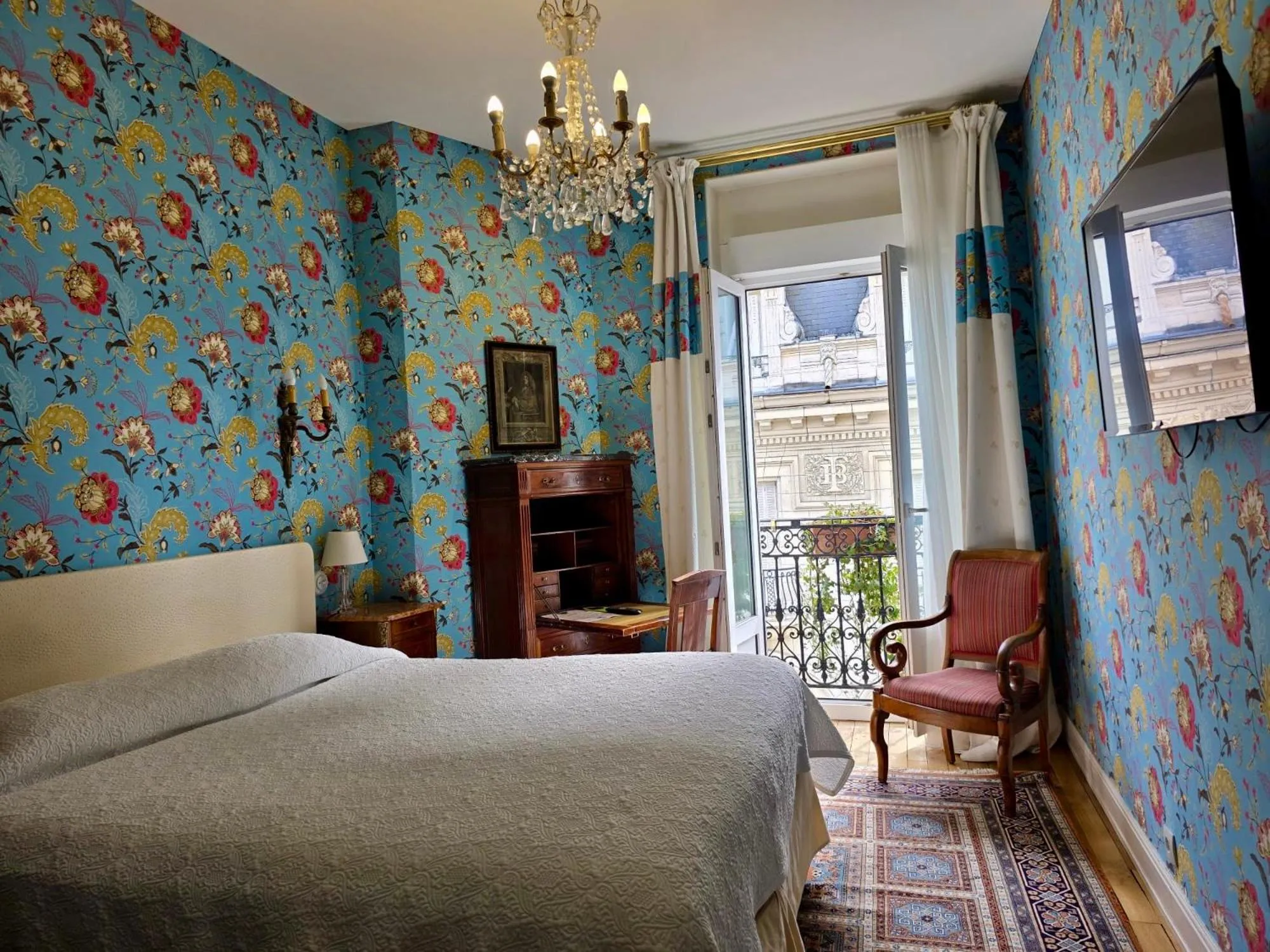 Bed in Hôtel de l'Abeille