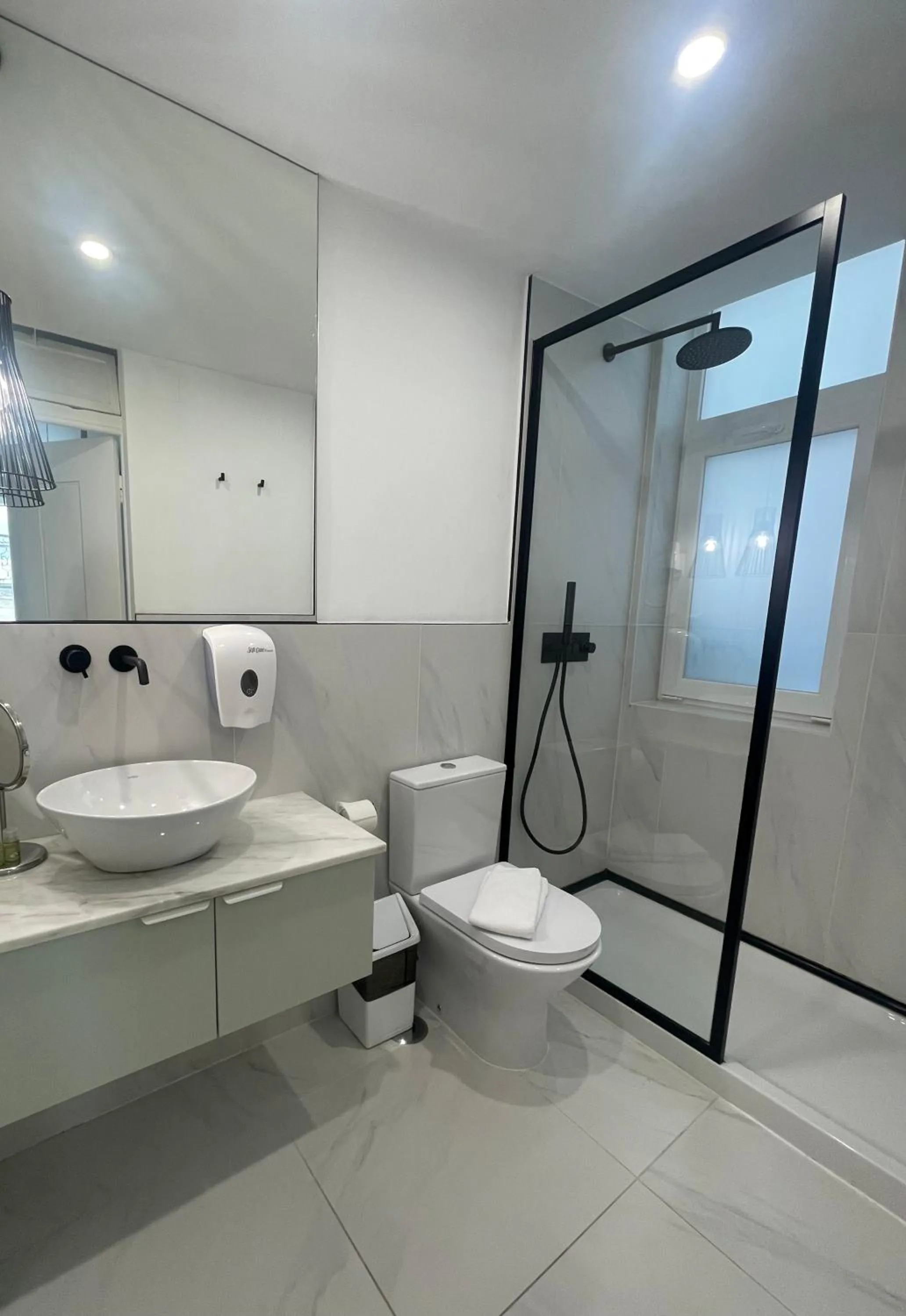 Bathroom in Lisbon Colours Bairro Alto Apartments