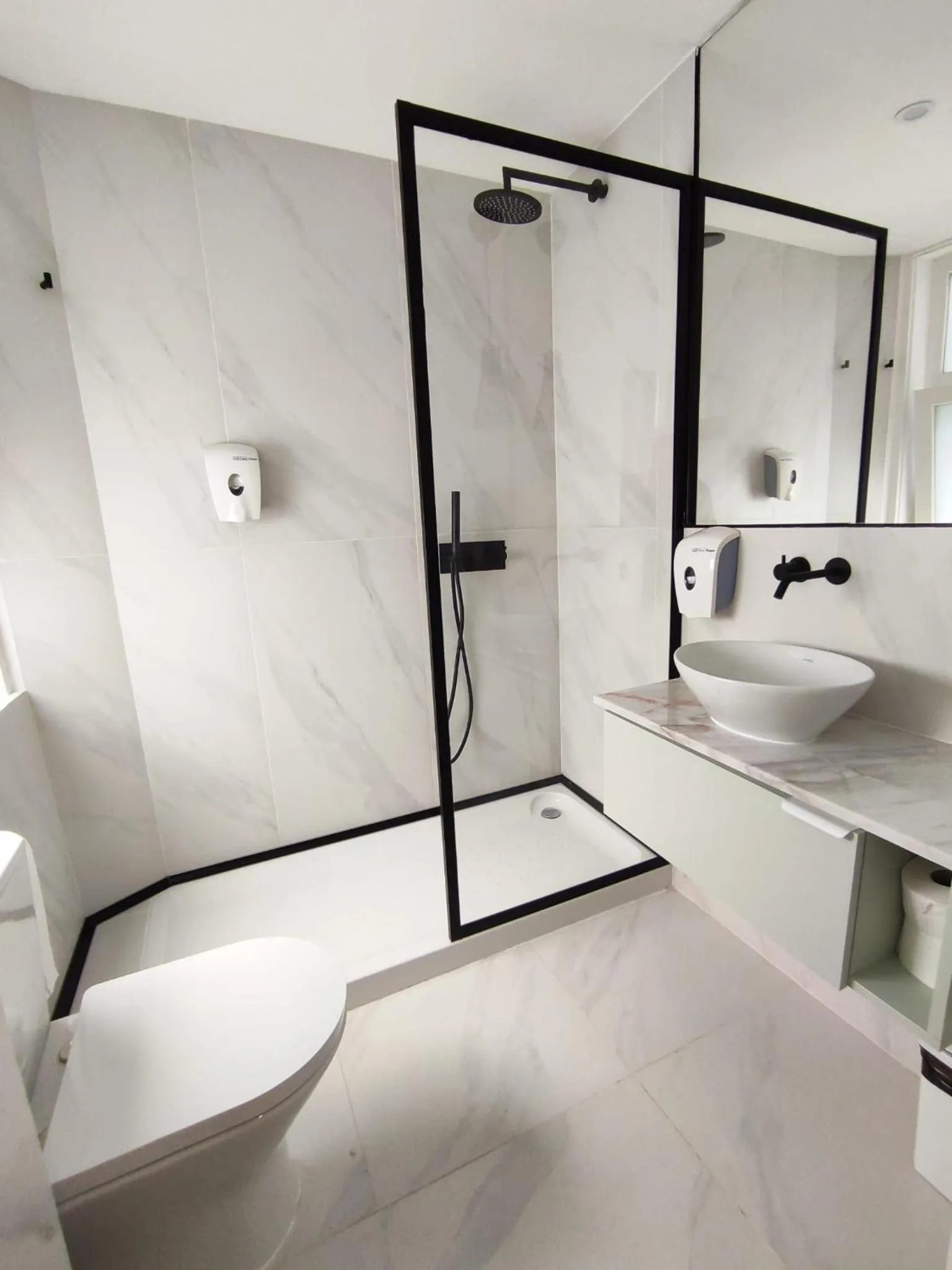 Shower in Lisbon Colours Bairro Alto Apartments