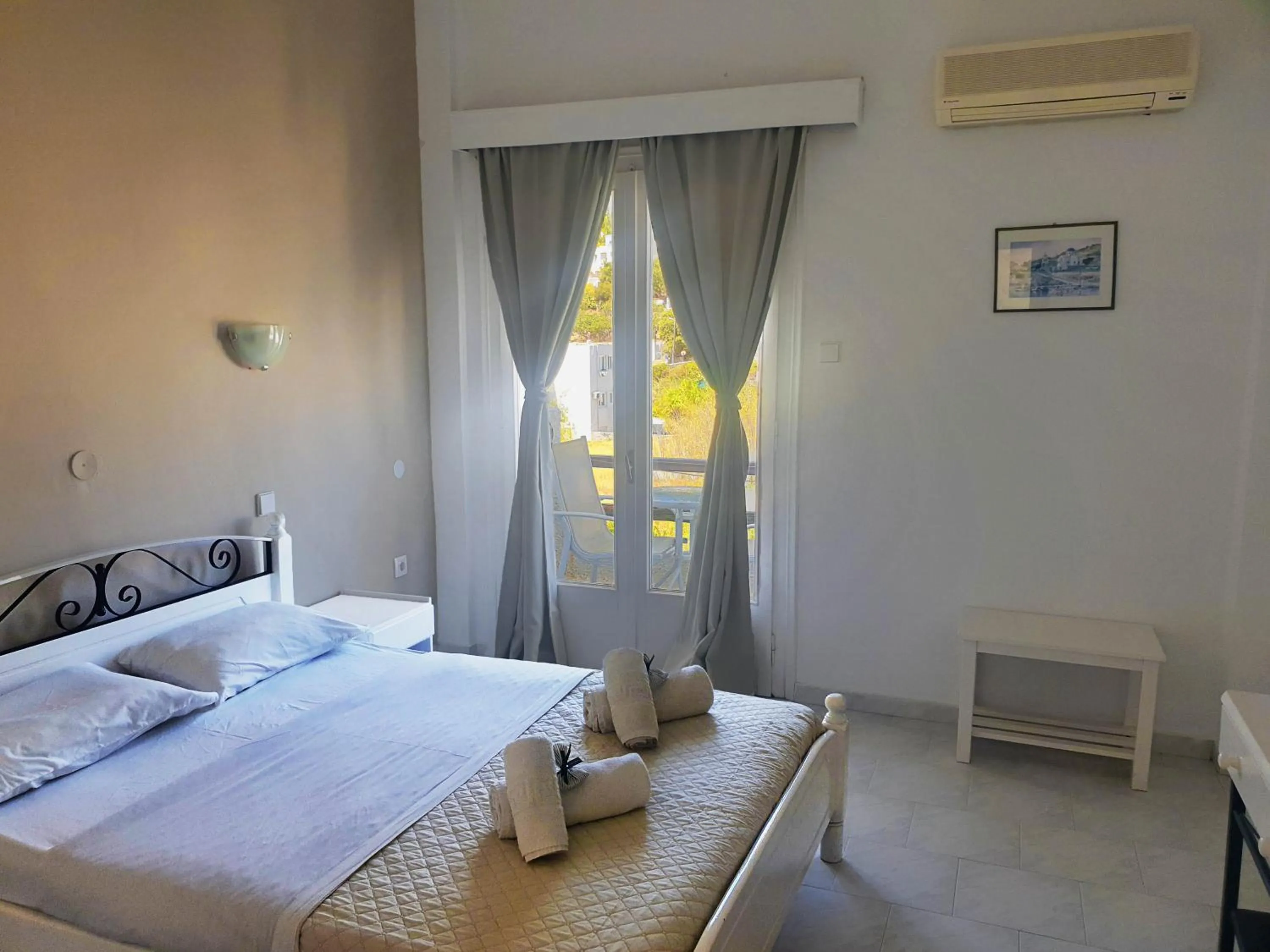 Bed in Syros Holidays
