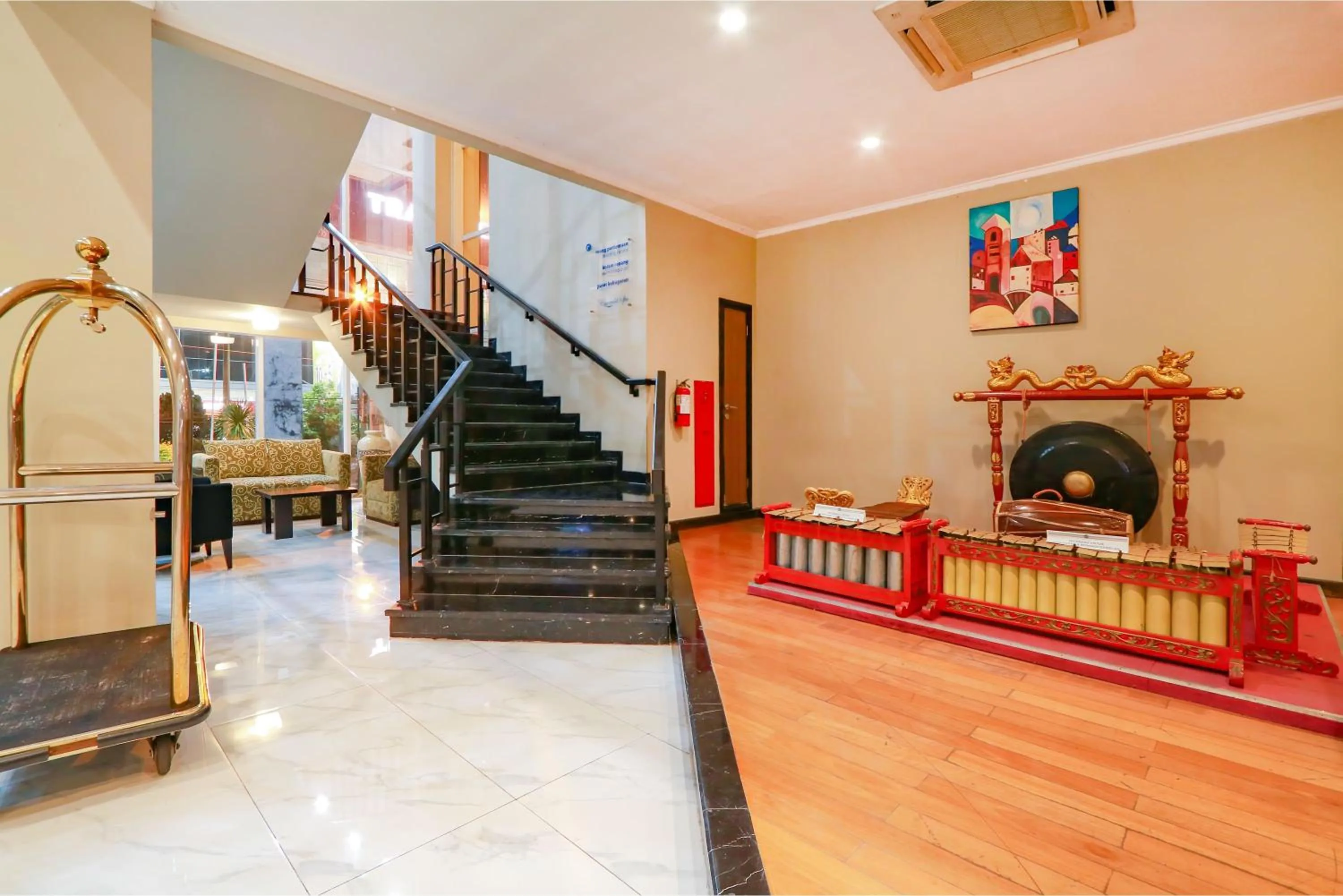 Lobby or reception in Hotel Dafam Pekalongan