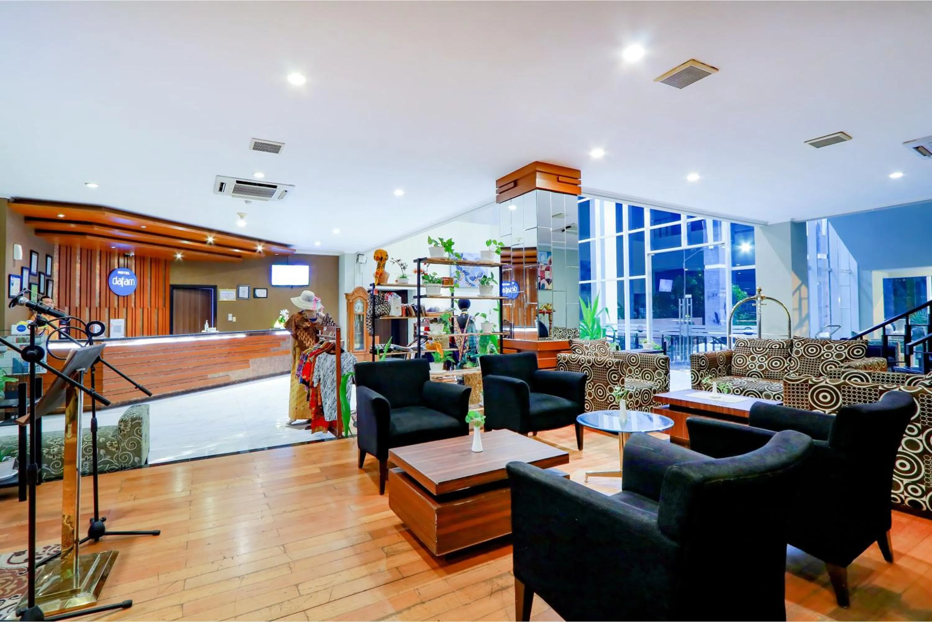 Lobby or reception in Hotel Dafam Pekalongan