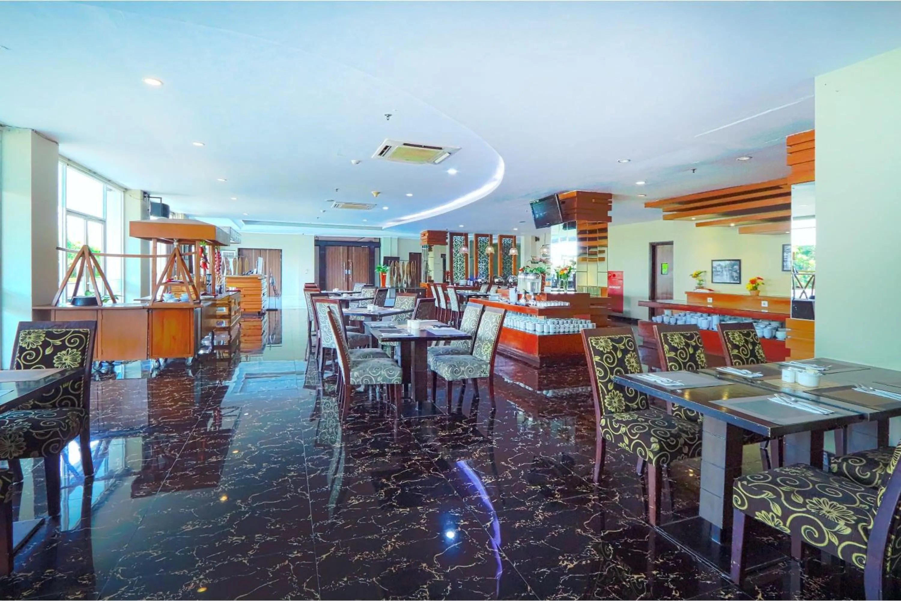 Restaurant/places to eat in Hotel Dafam Pekalongan