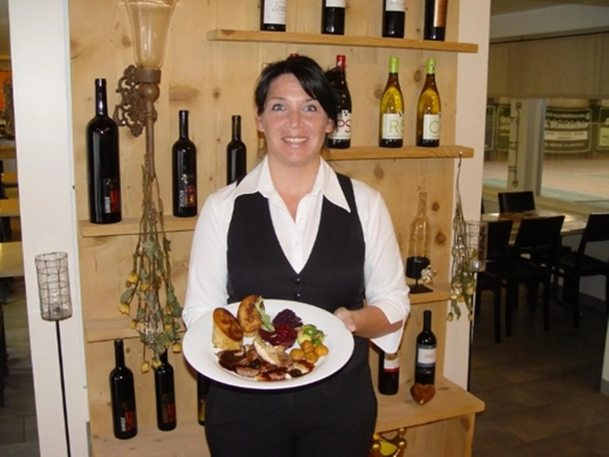 People in Hotel Sportcenter Fünf Dörfer AG