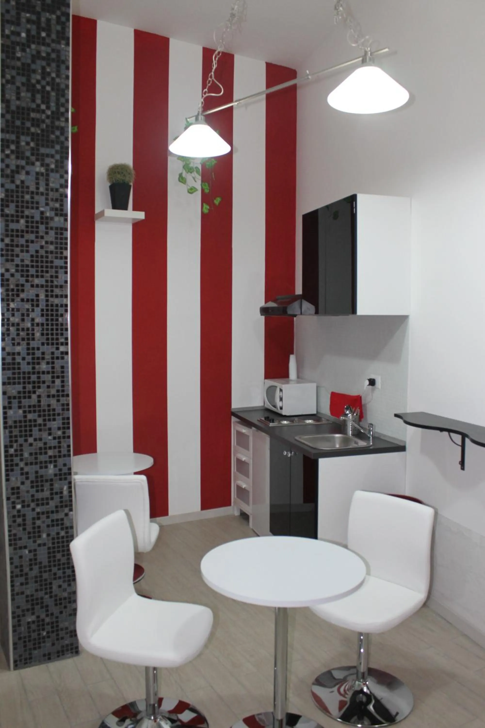 Restaurant/places to eat in Central Hostel Milano