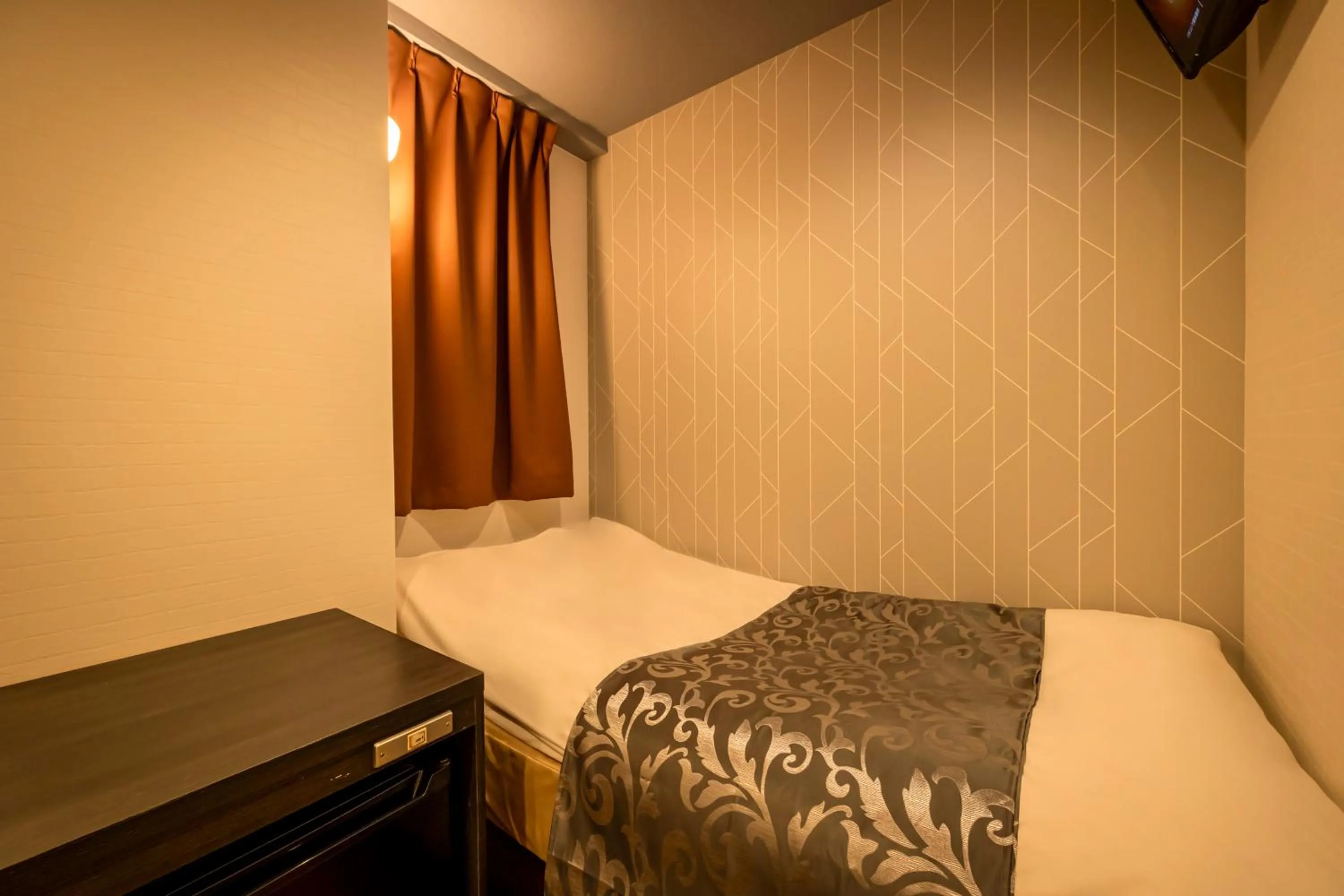 Photo of the whole room, Bed in Hotel Peace (Adult Only)