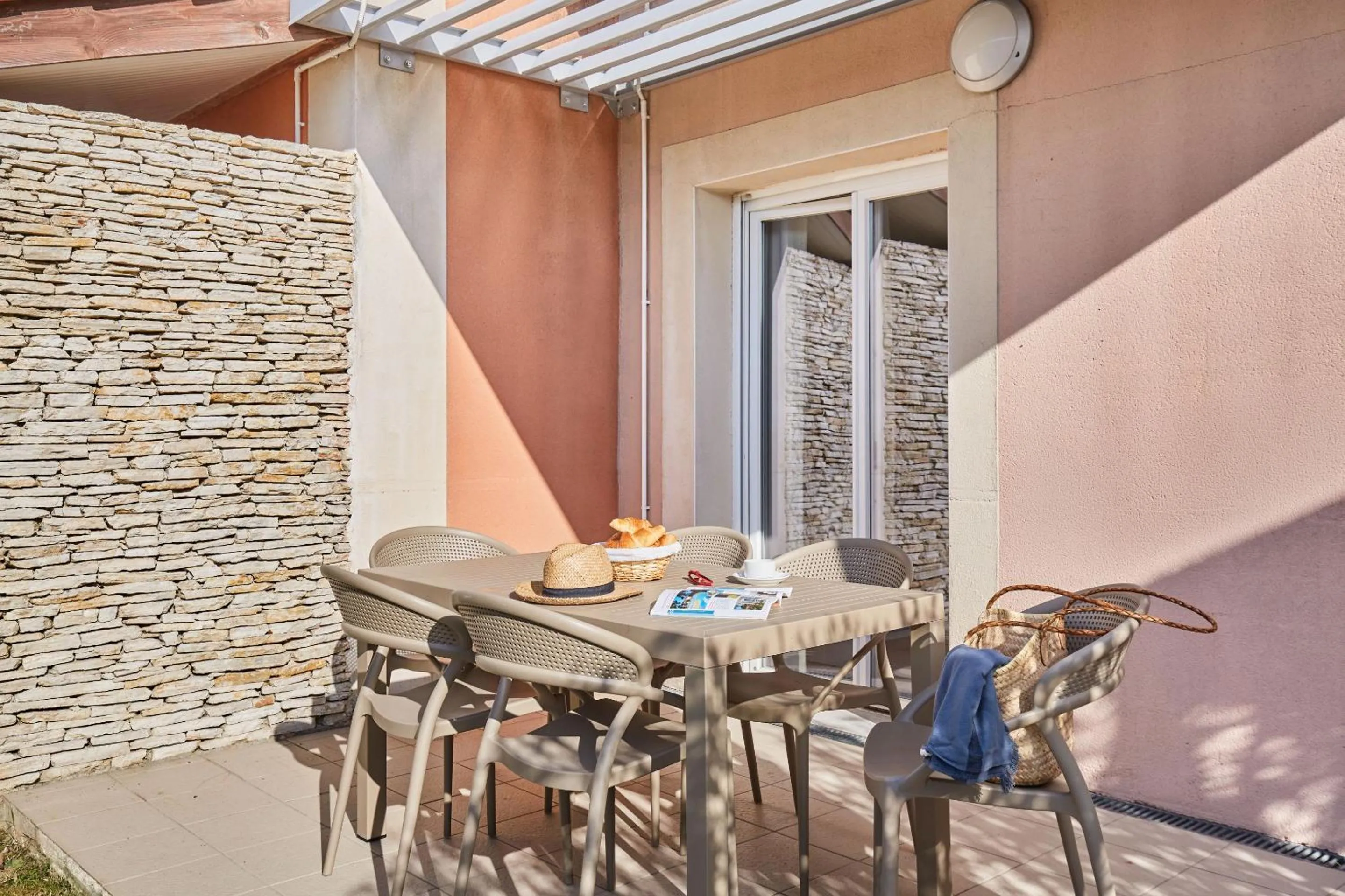 Patio in Résidence Odalys Le Mas des Flamants