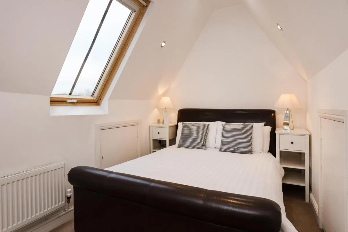 Bedroom, Bed in Lincoln House Private Hotel